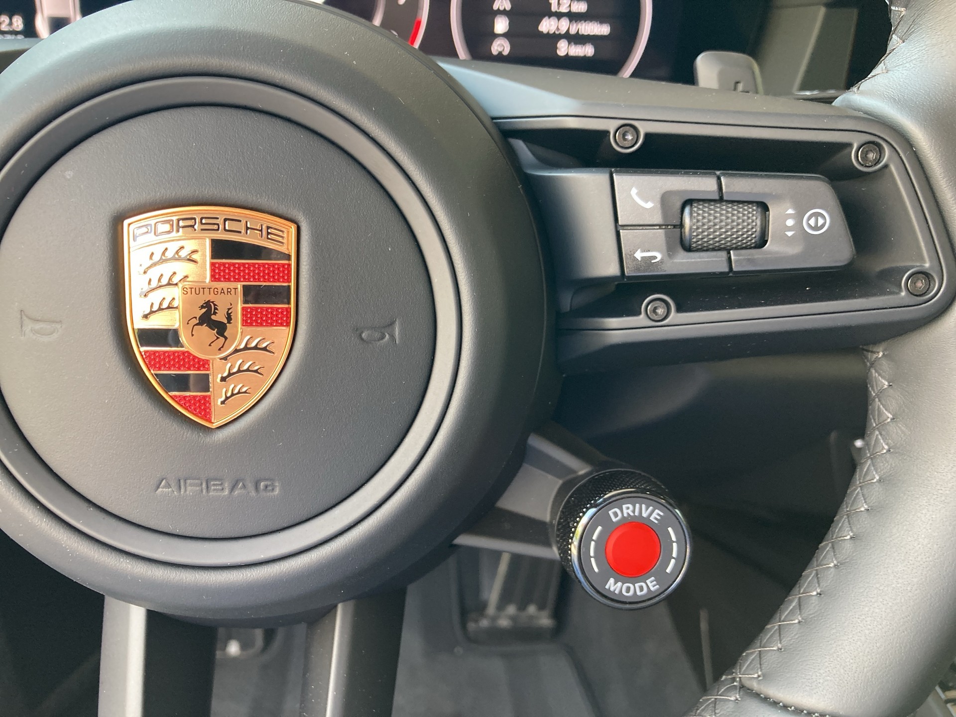PORSCHE 911 Carrera GTS-image-21