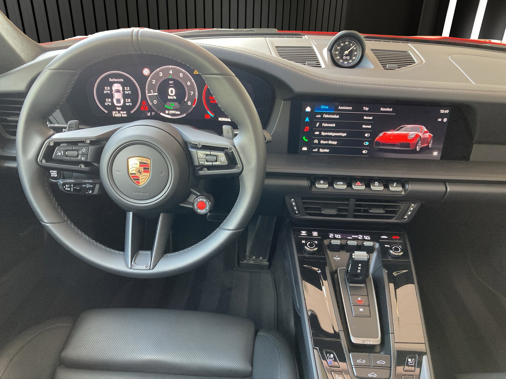 PORSCHE 911 Carrera GTS-image-14