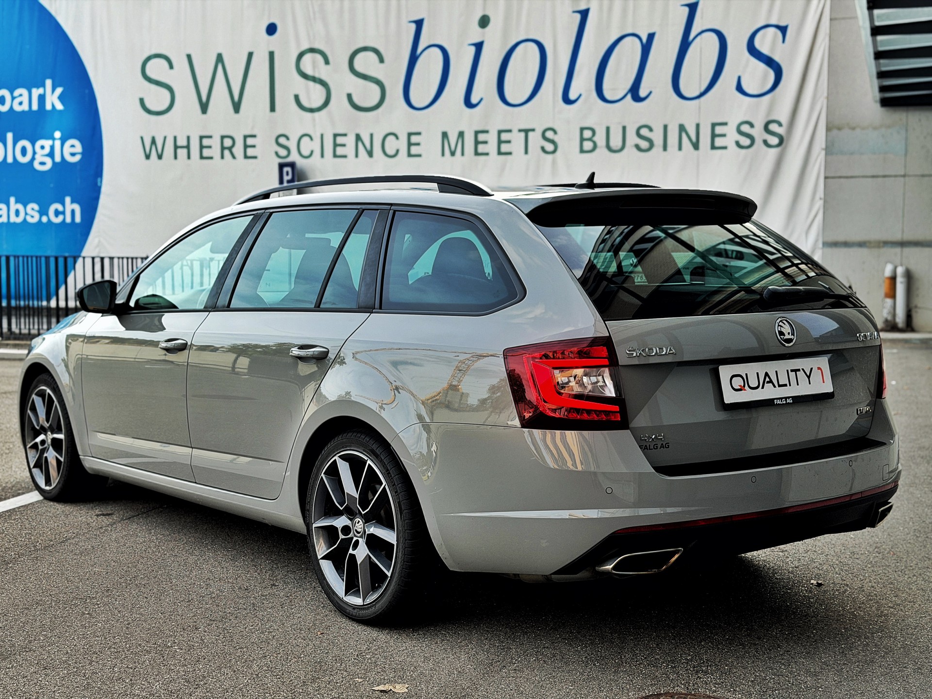 SKODA Octavia Combi 2.0 TDI RS 4x4 DSG-showroom-element-2