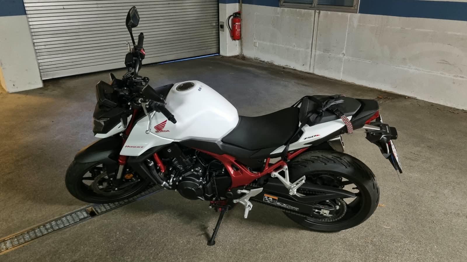 HONDA CB 750 Hornet (35kW)-image-3