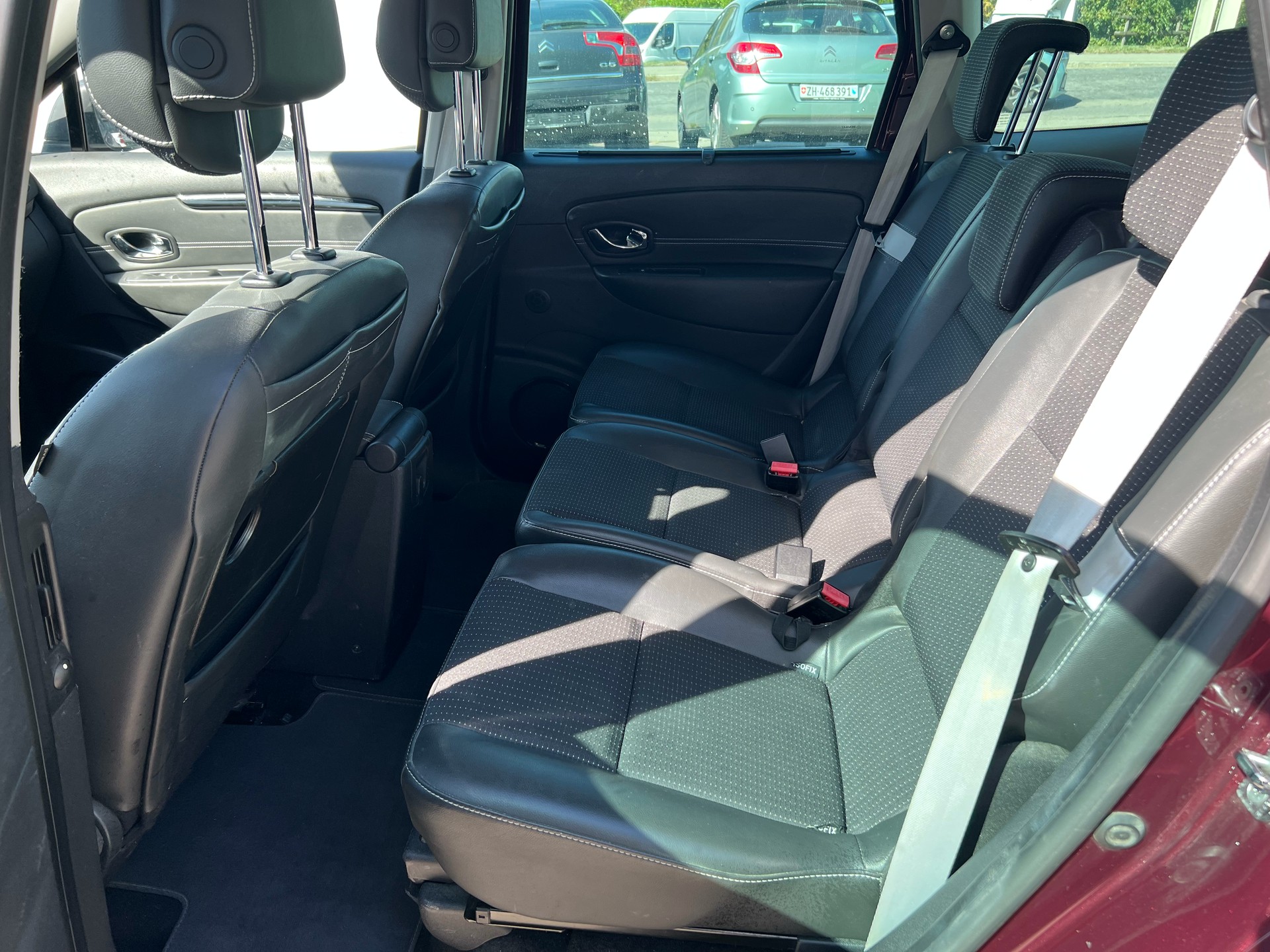 RENAULT Grand Scénic 1.4 16V Turbo Bose-image-9