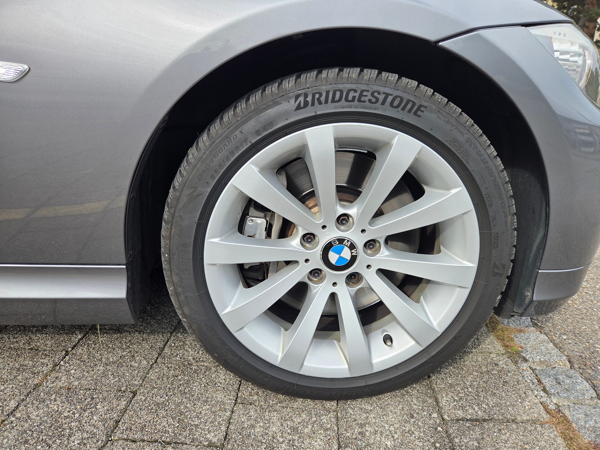BMW 330d-image-10