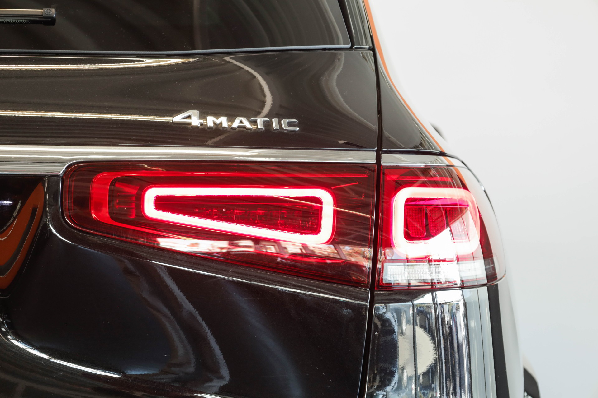 MERCEDES-BENZ GLS 400 d 4Matic AMG Line • Véhicule suisse • 7 places • E-ACTIVE BODY CONTROL-image-6