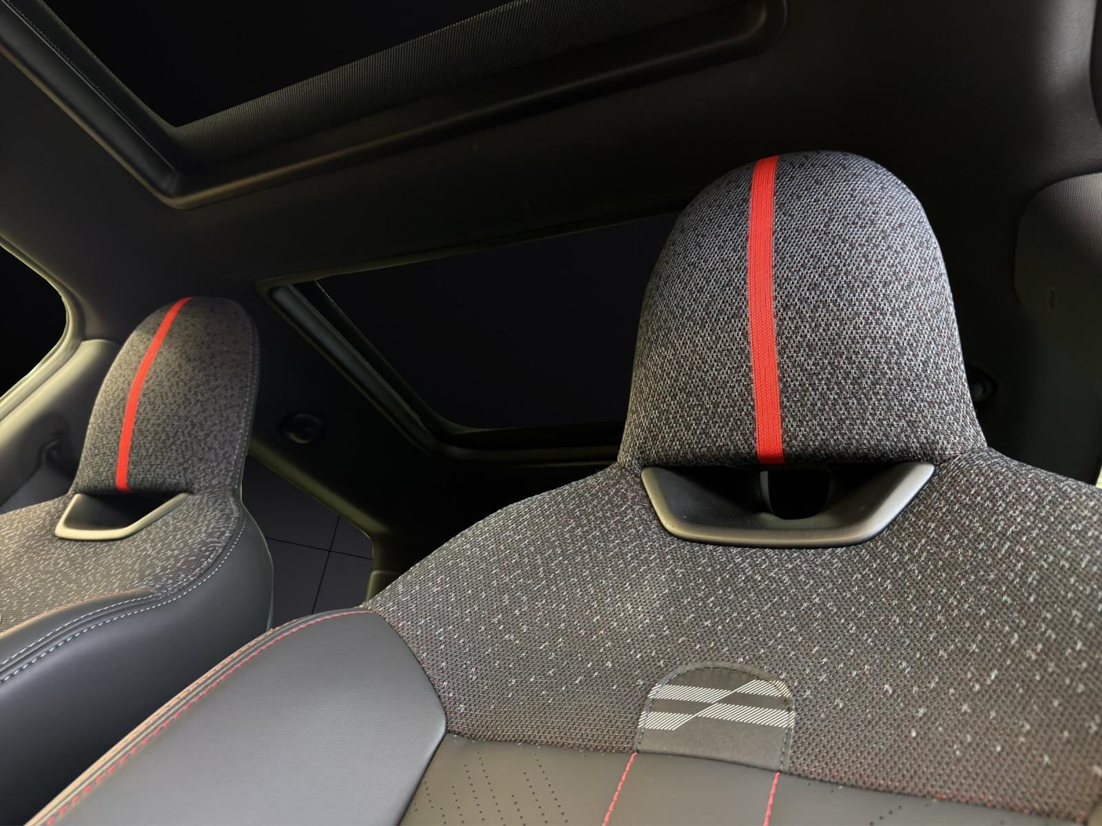 MINI F66 2.0i John Cooper Works-image-16