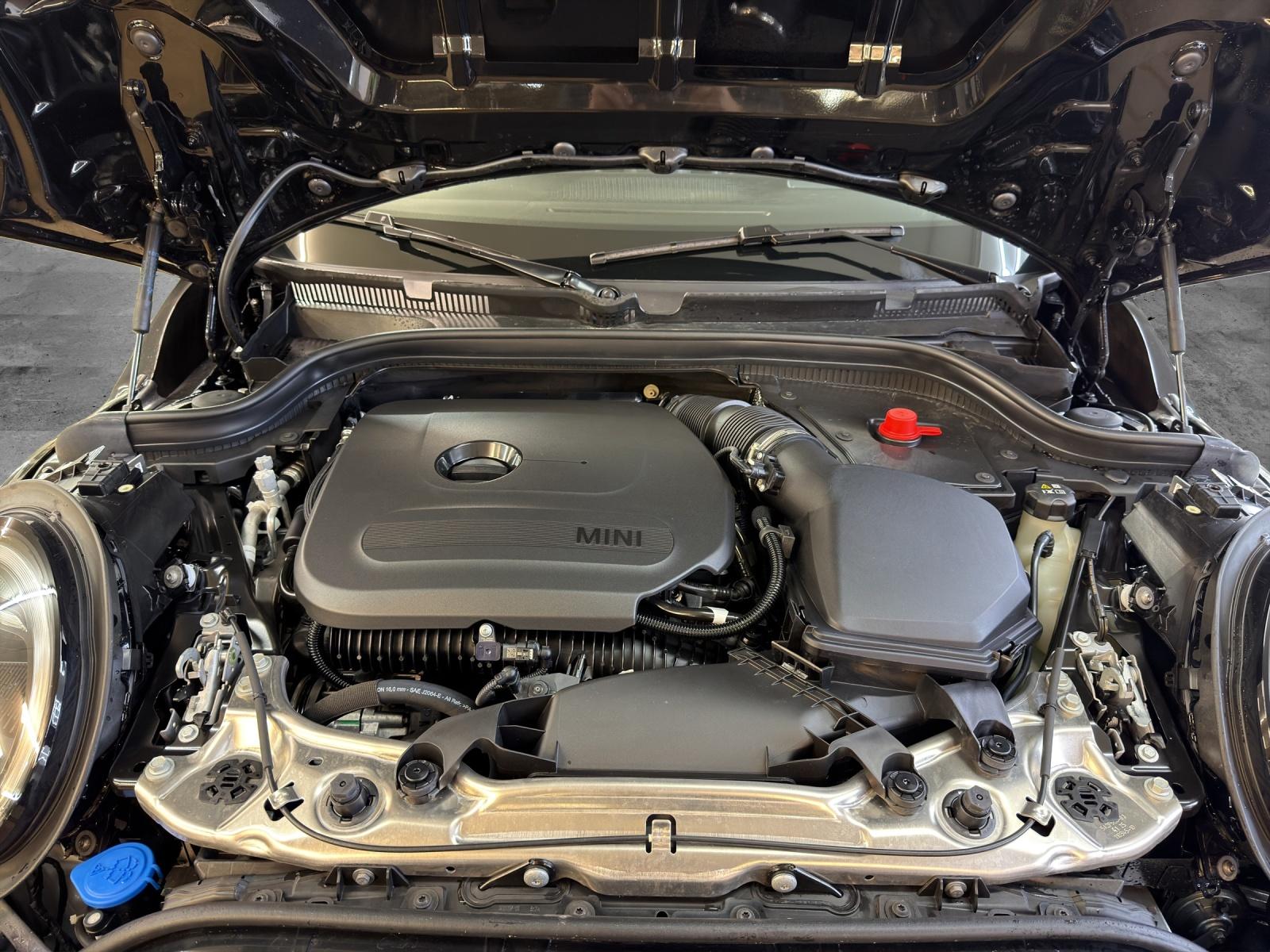 MINI F66 2.0i John Cooper Works-image-22