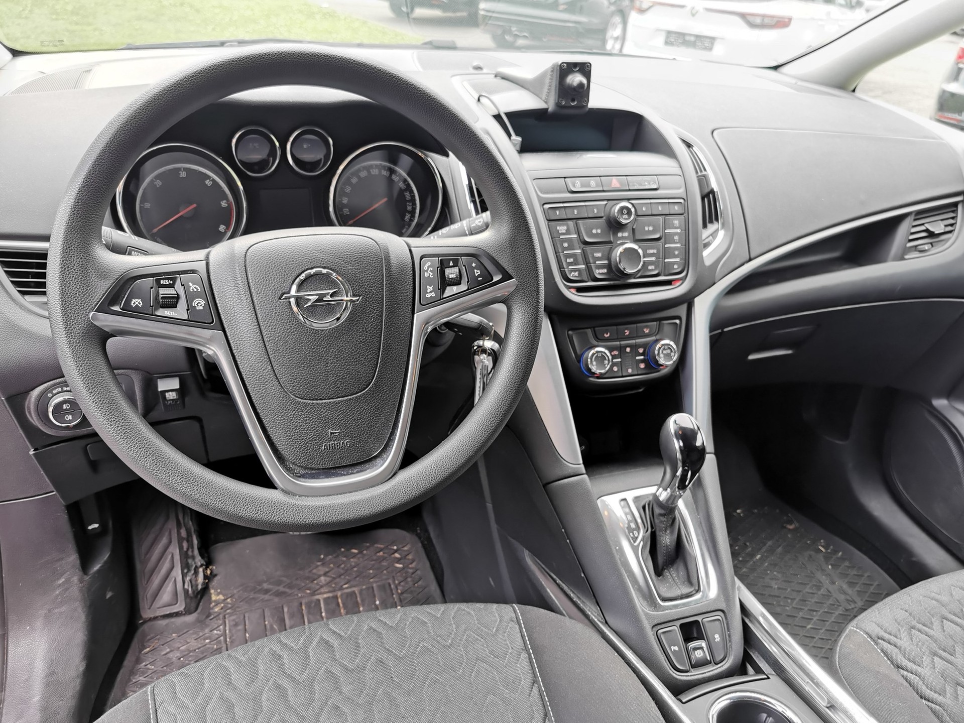 OPEL Zafira Tourer 2.0 CDTi Cosmo Automatic-image-10