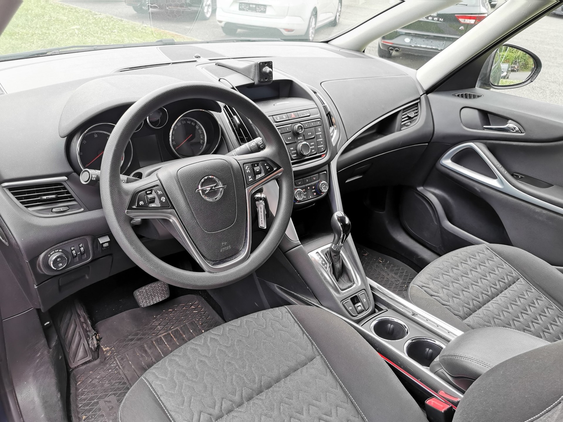 OPEL Zafira Tourer 2.0 CDTi Cosmo Automatic-image-9