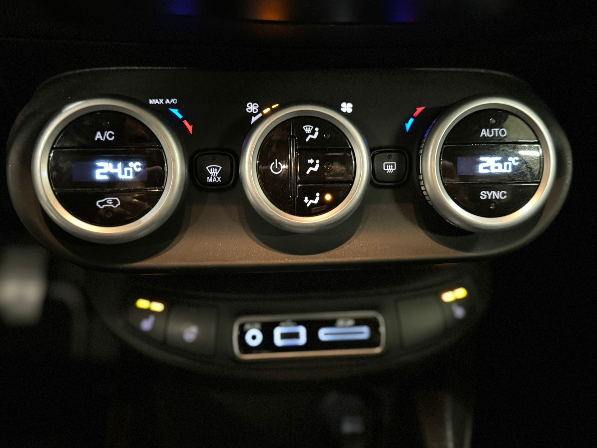 FIAT 500X 1.4 TB 16V Opening Edition-image-11