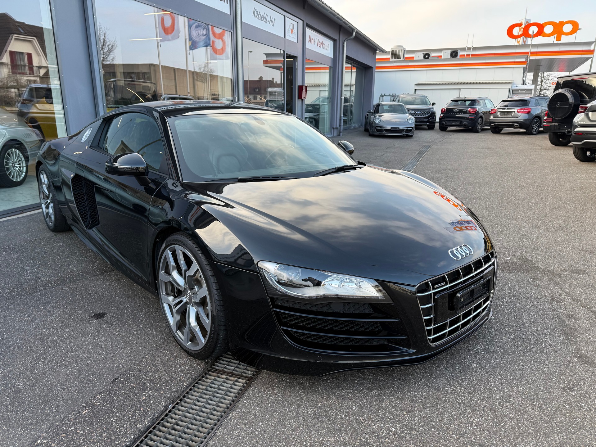 AUDI R8 Coupé 5.2-image-9