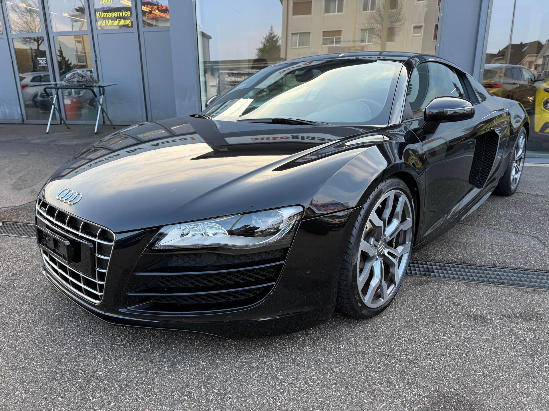 AUDI R8 Coupé 5.2-showroom-element-2
