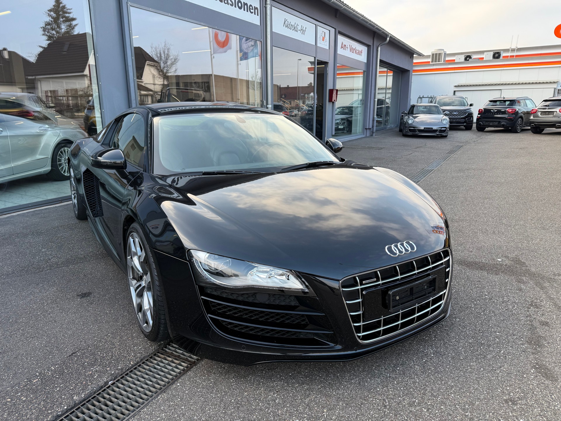 AUDI R8 Coupé 5.2-image-4