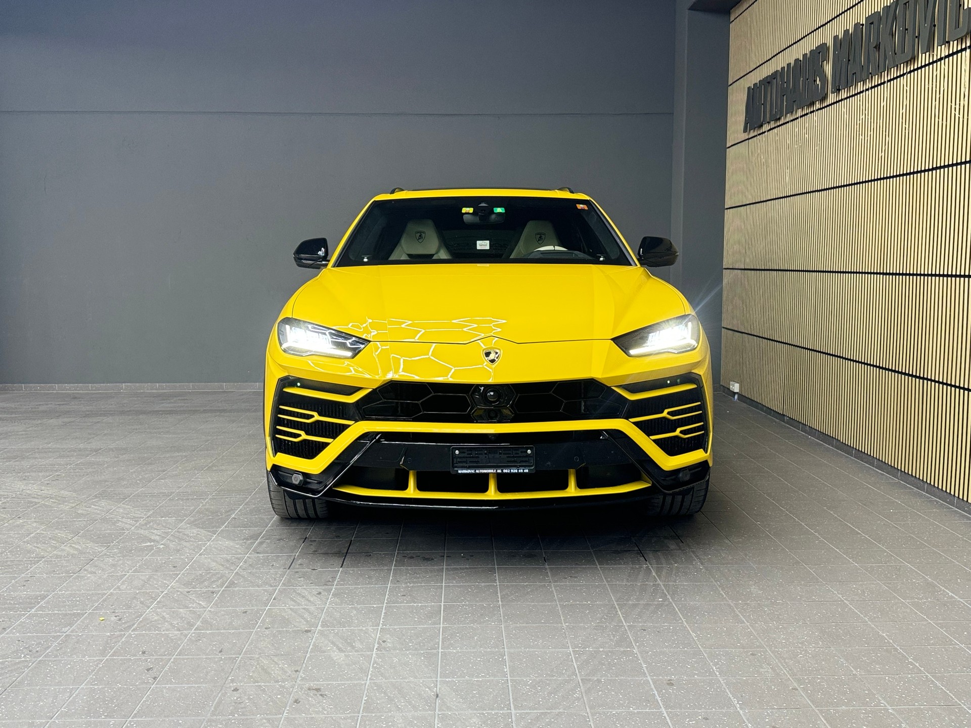 LAMBORGHINI Urus E-Gear-image-1