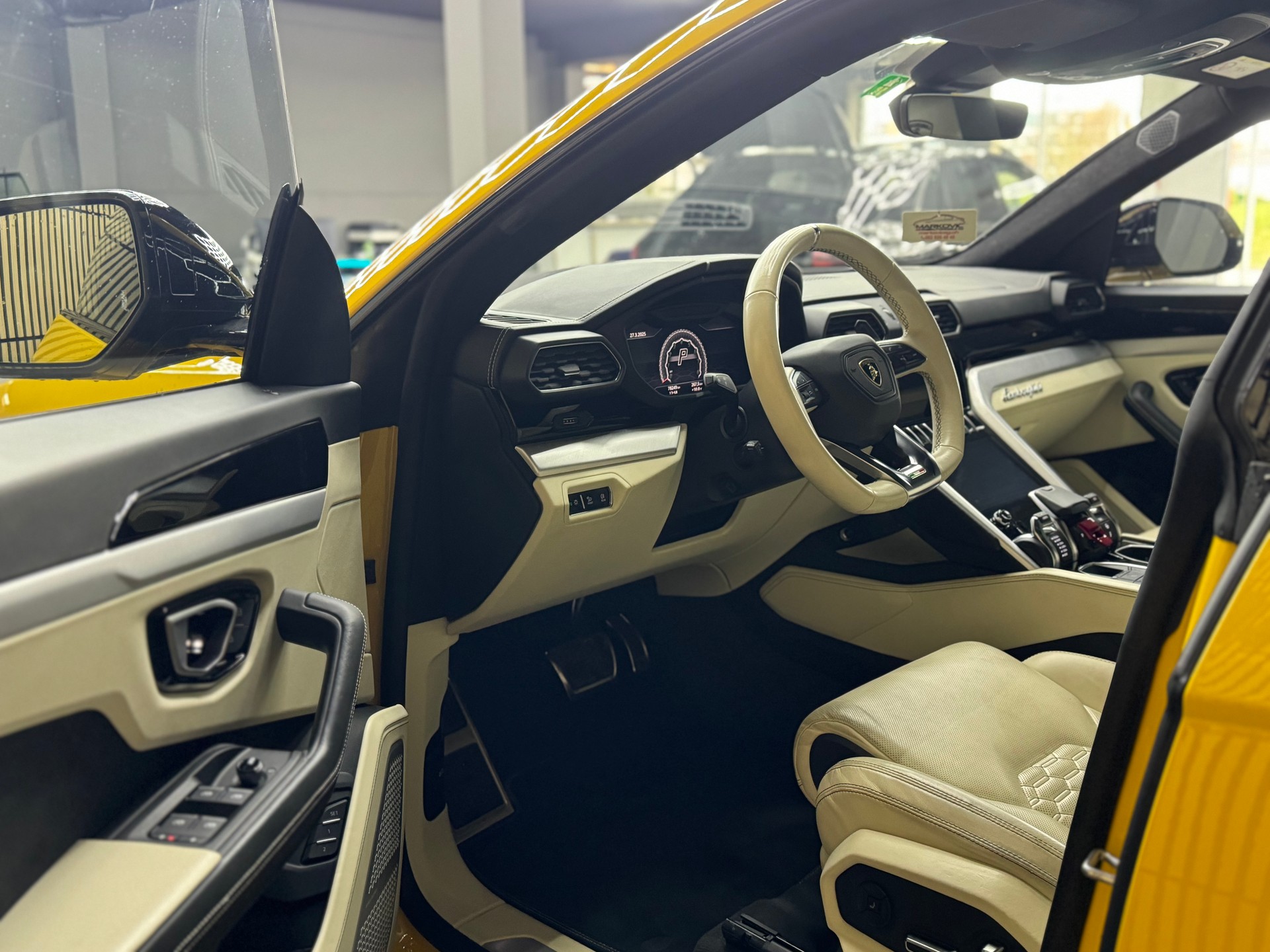 LAMBORGHINI Urus E-Gear-image-8