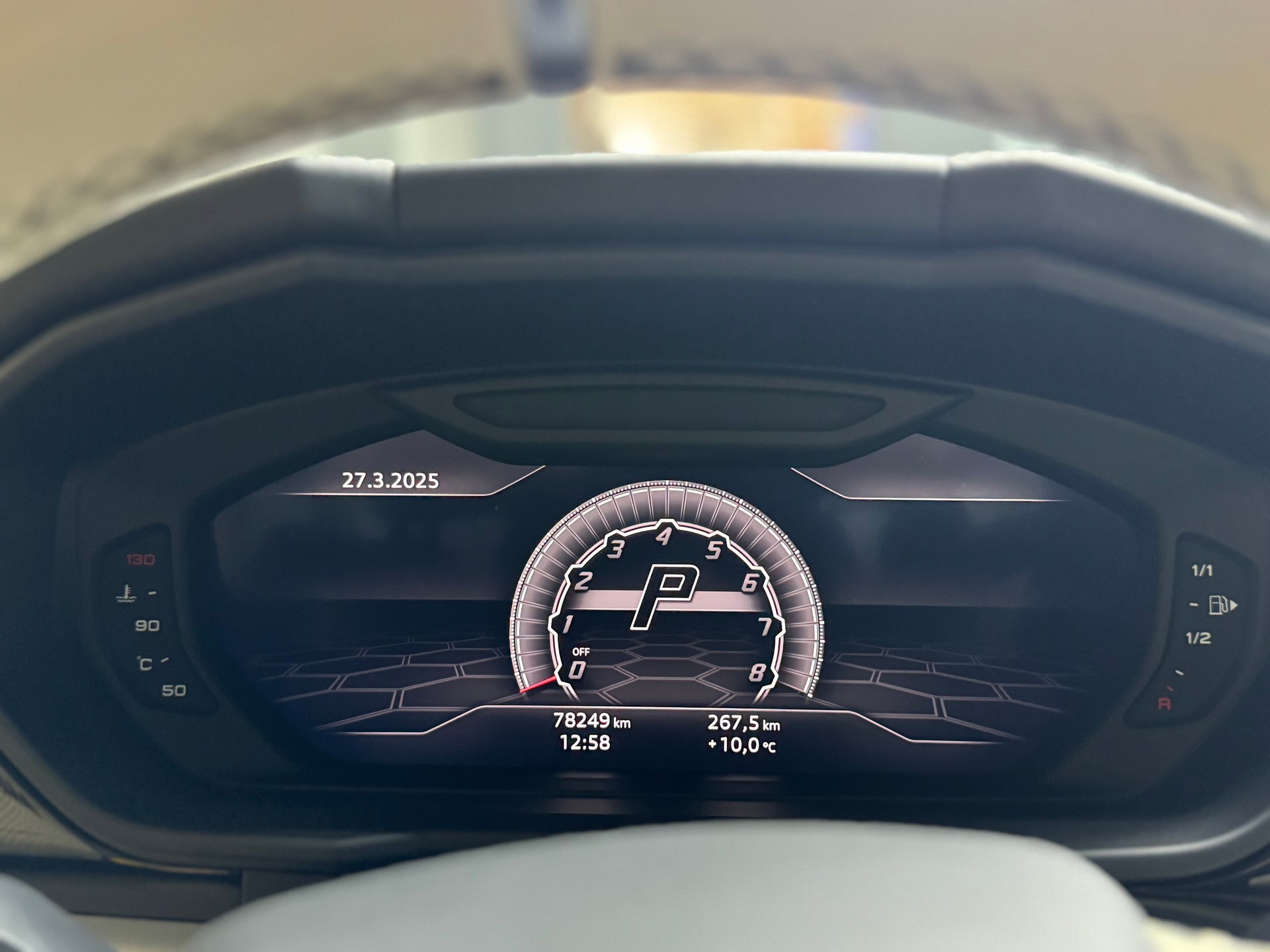 LAMBORGHINI Urus E-Gear-image-9