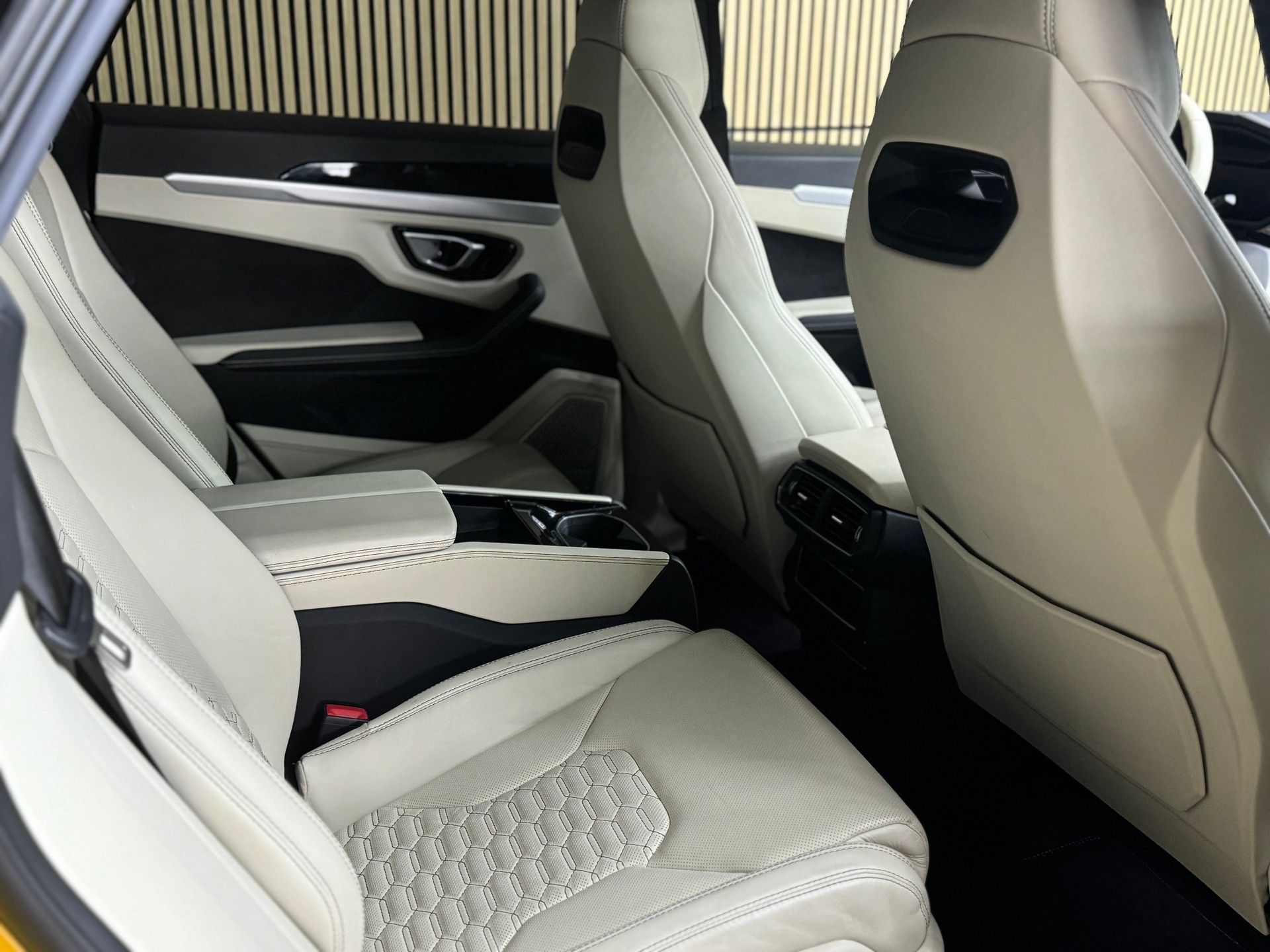 LAMBORGHINI Urus E-Gear-image-4