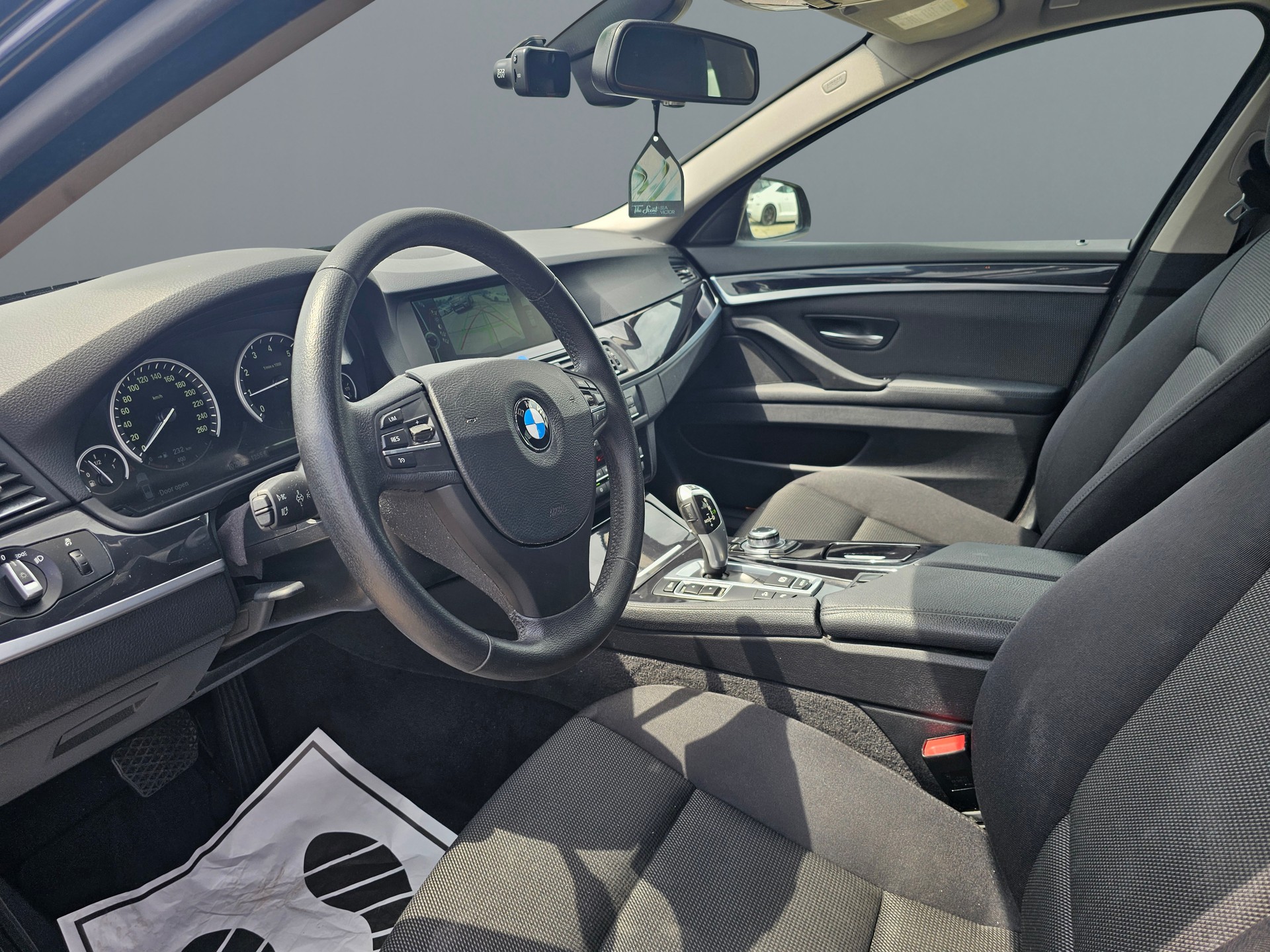 BMW 528i xDrive Touring Steptronic-image-7