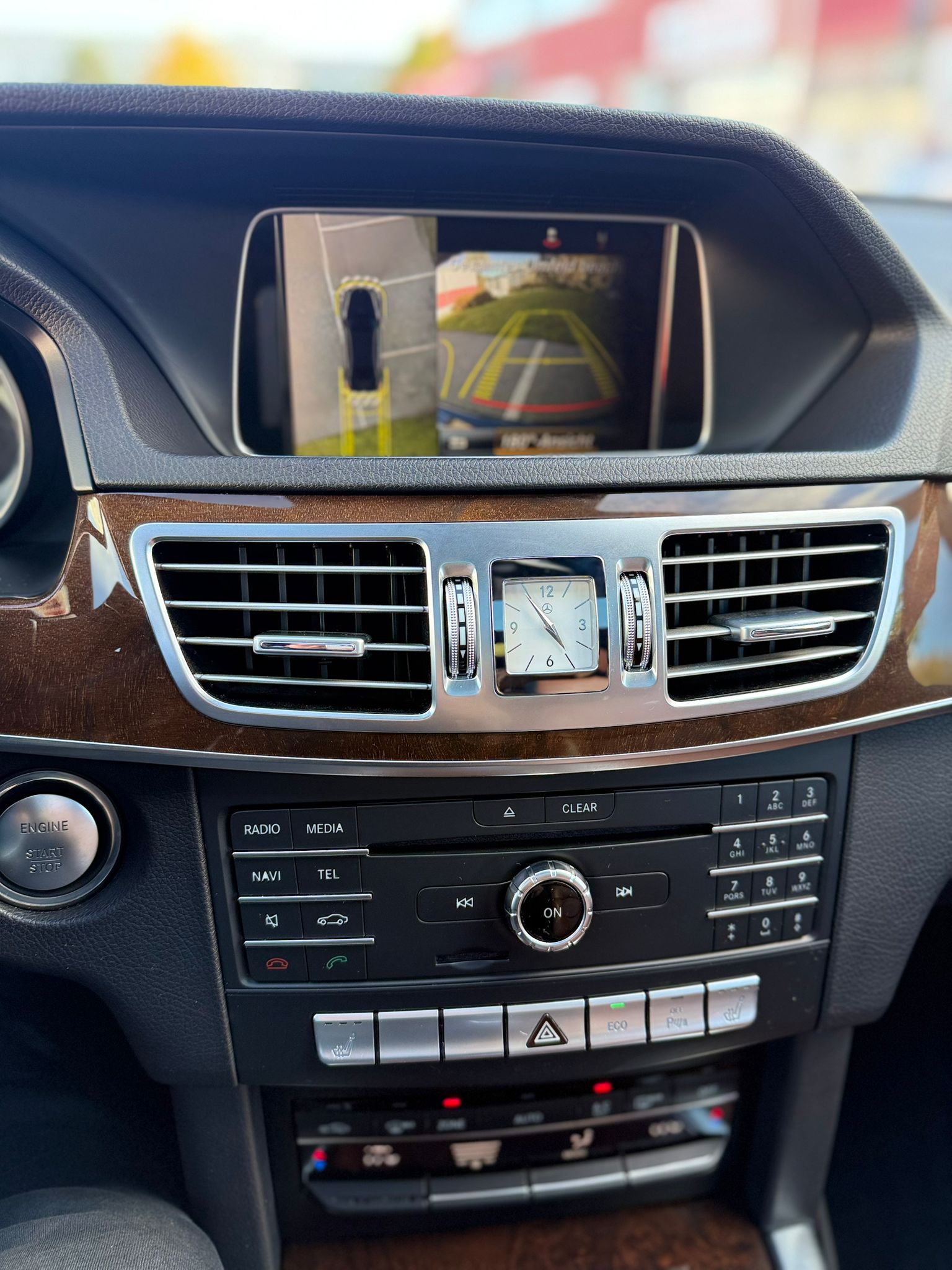 MERCEDES-BENZ E 400 Avantgarde 4Matic 7G-Tronic-image-14
