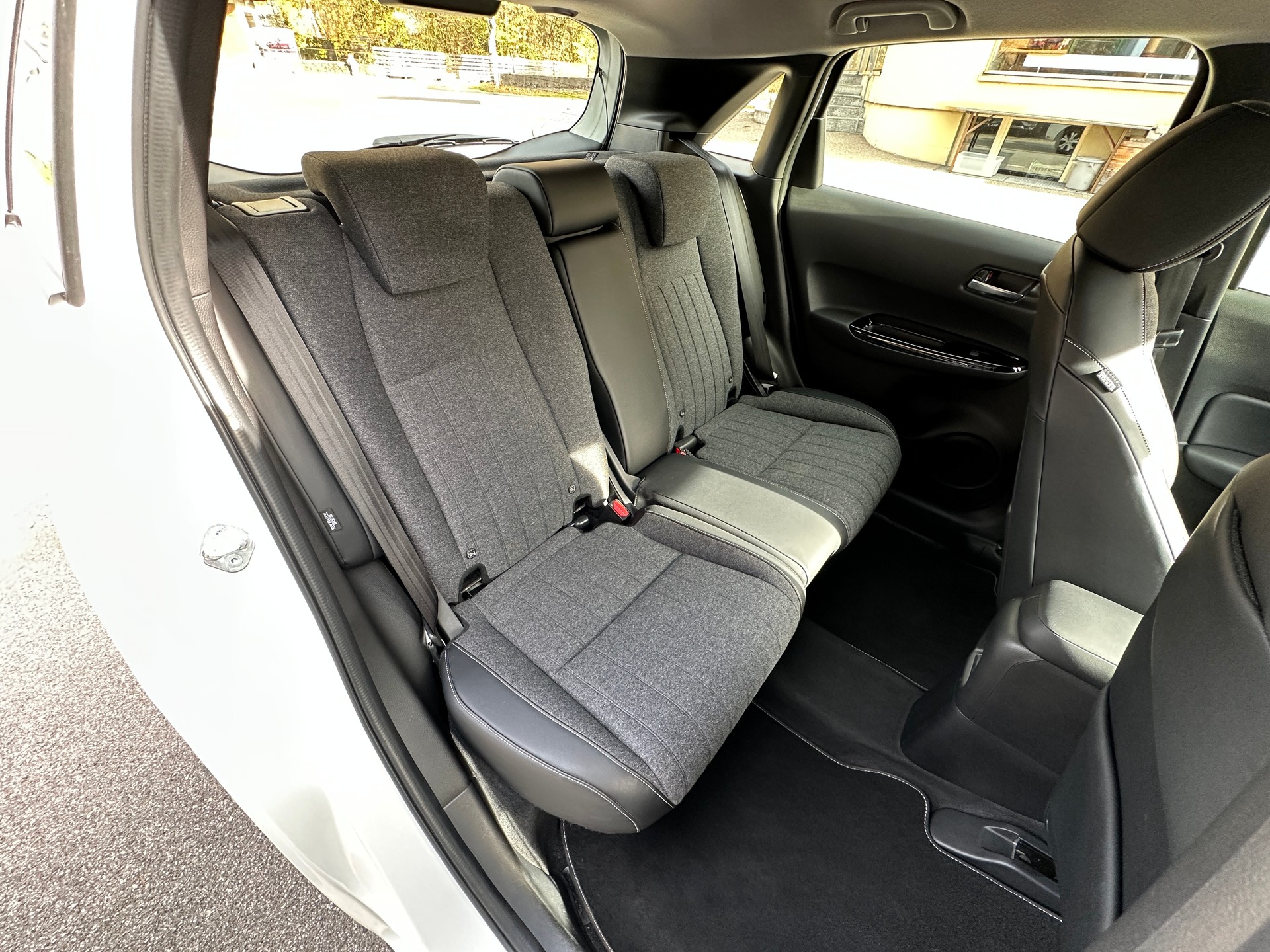 HONDA Jazz 1.5i-MMD Elegance E-CVT-image-12