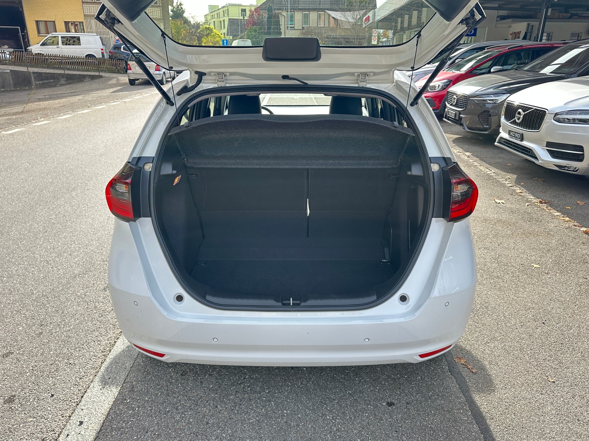 HONDA Jazz 1.5i-MMD Elegance E-CVT-image-14