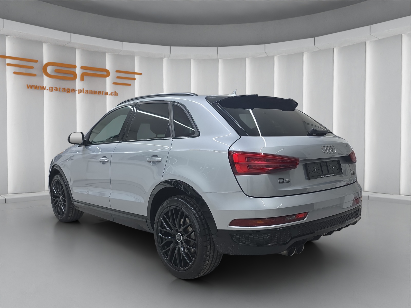 AUDI Q3 2.0 TFSI Sport quattro S-Tr.-image-4