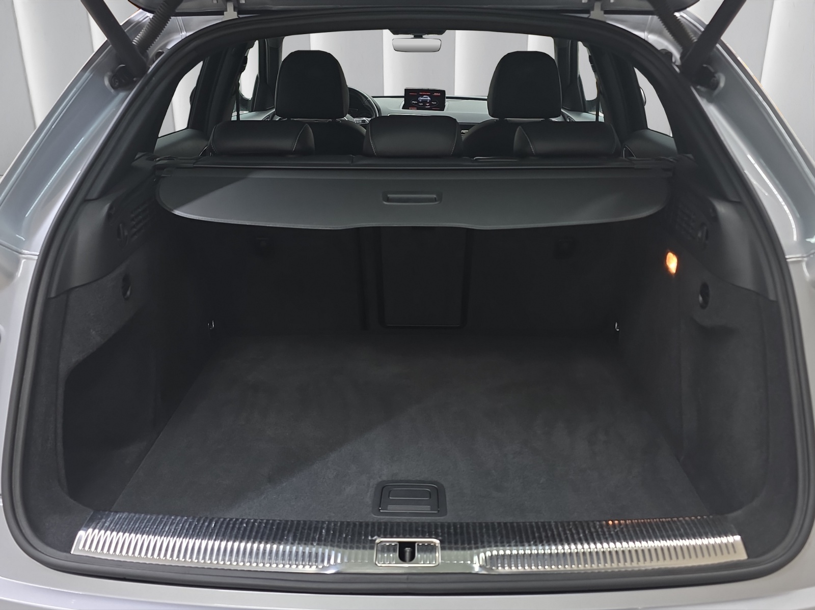 AUDI Q3 2.0 TFSI Sport quattro S-Tr.-image-13
