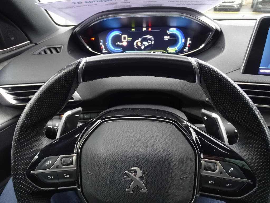 PEUGEOT 3008 1.6 Plug-in Hybrid4 GT-image-10