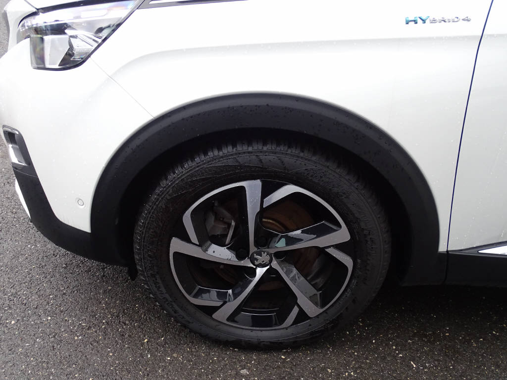 PEUGEOT 3008 1.6 Plug-in Hybrid4 GT-showroom-element-1