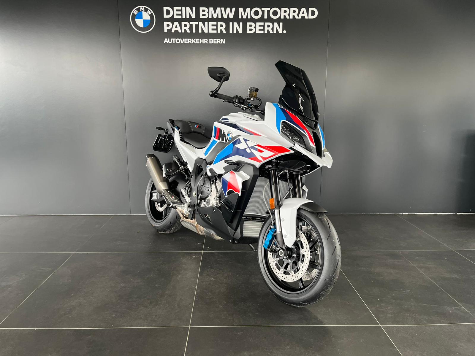 BMW M 1000 XR-image-1