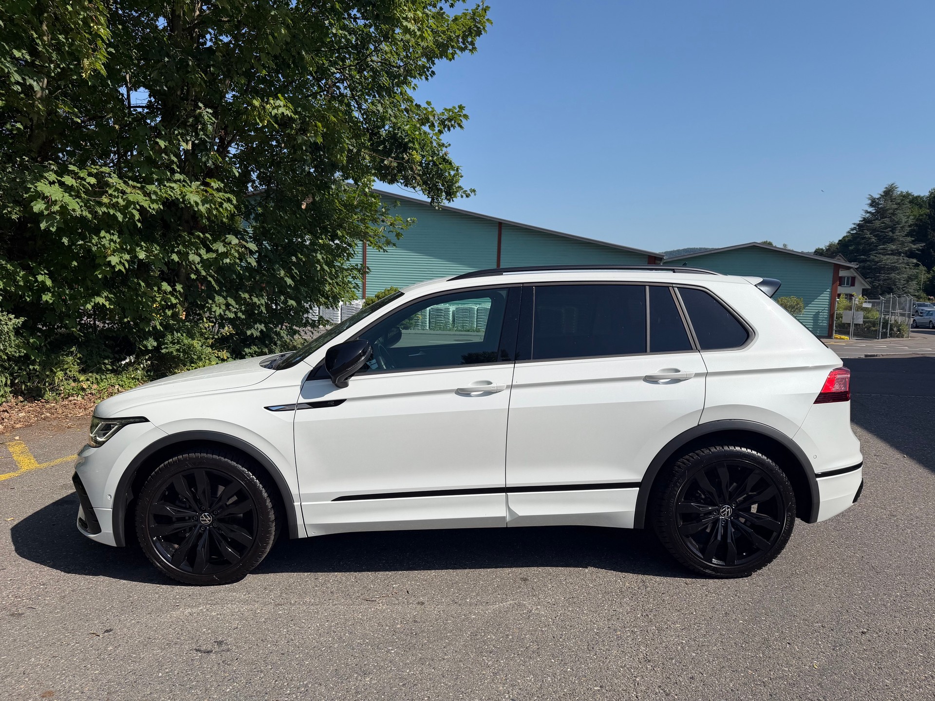 VW Tiguan 2.0 TDI SCR R-Line 4Motion DSG-showroom-element-1