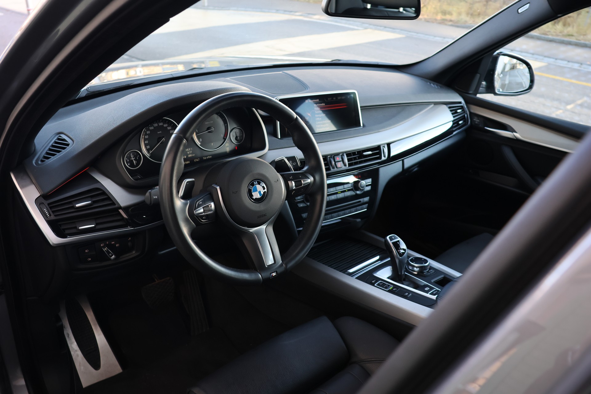 BMW X5 xDrive 30d Steptronic M Sport-image-24