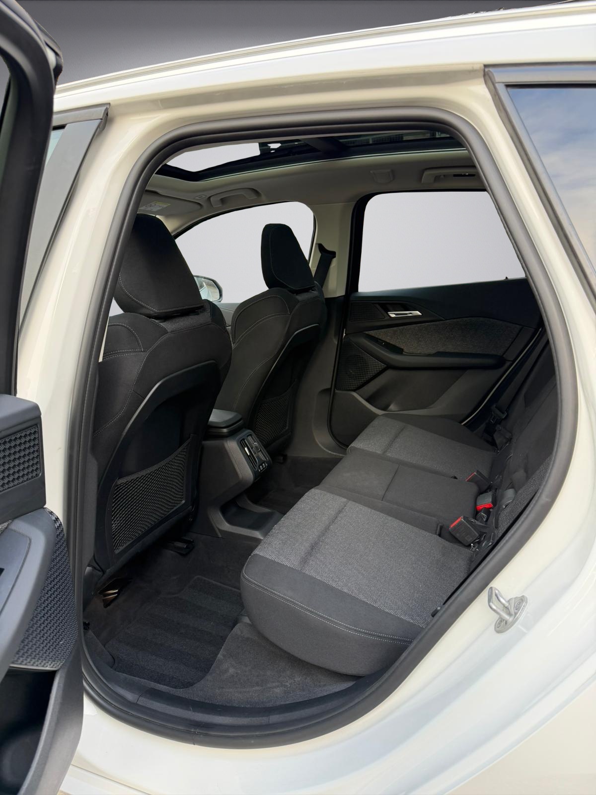 BMW 223d Active Tourer xDrive DKG-image-10