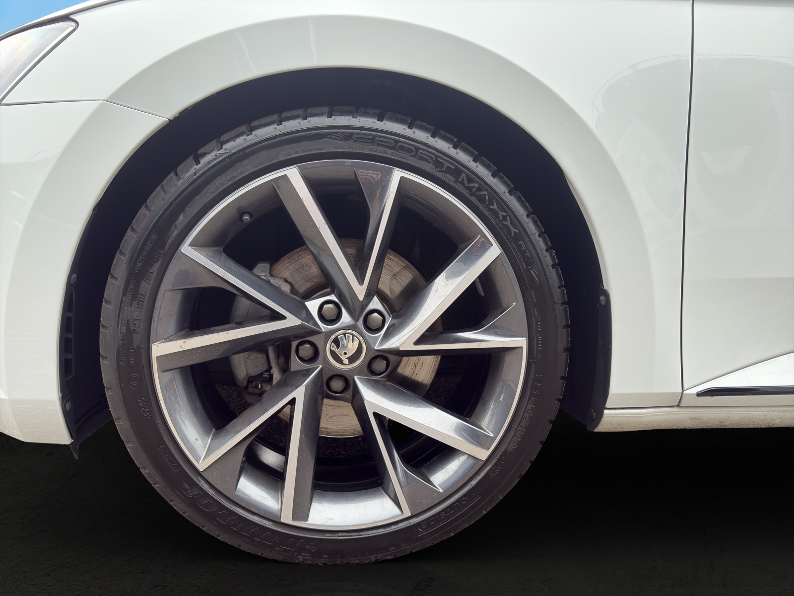 SKODA Superb Combi 2.0 TDi Sport Line 4x4 DSG-image-15
