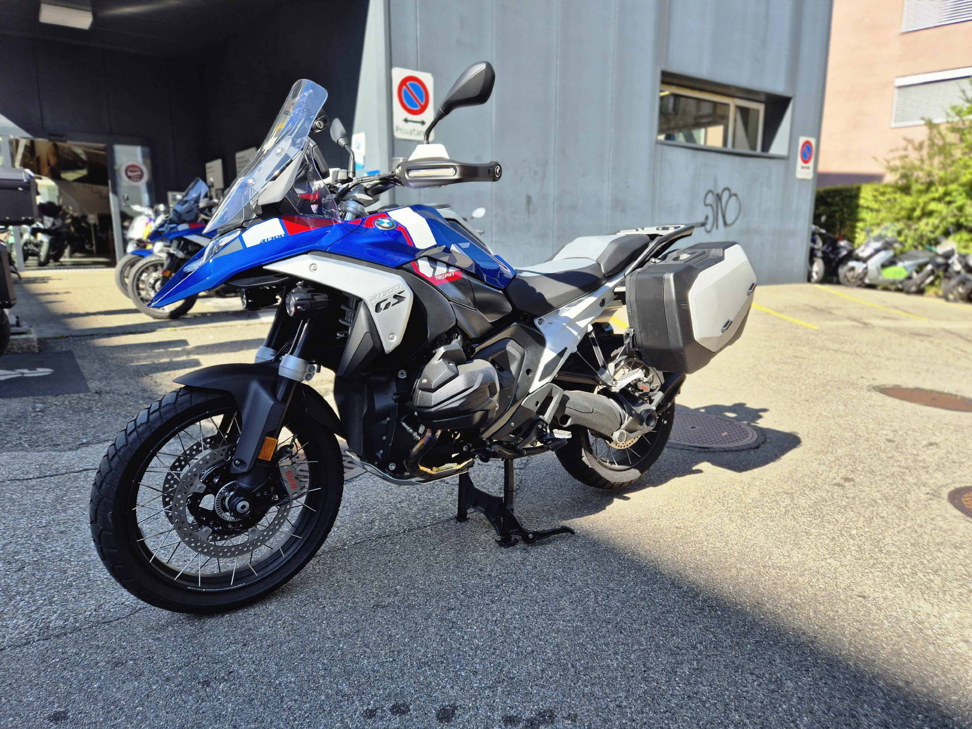 BMW R 1300 GS-image-1