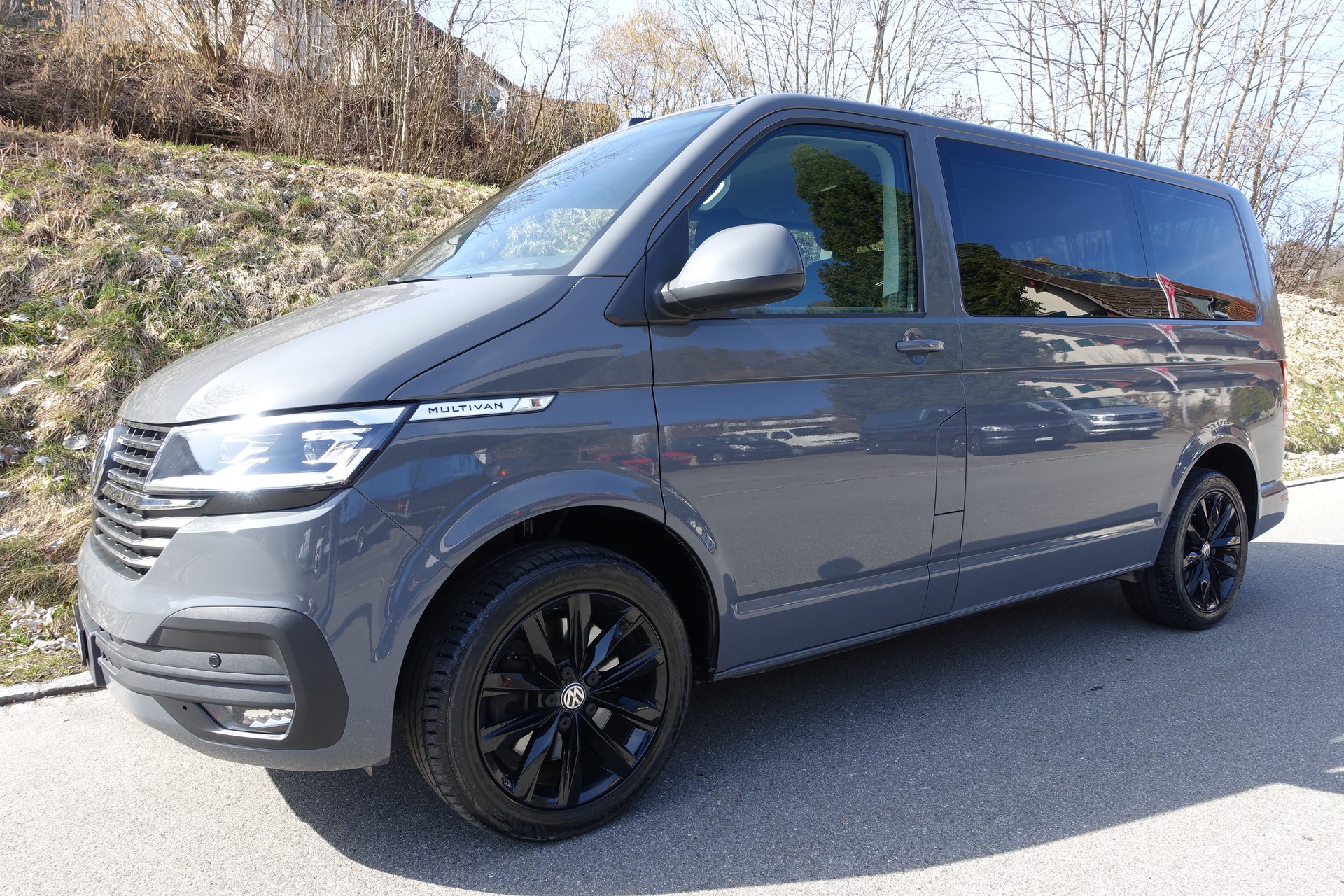 VW T6.1 Multivan 2.0 Bi-TDI Liberty Edition 4Motion DSG-image-1