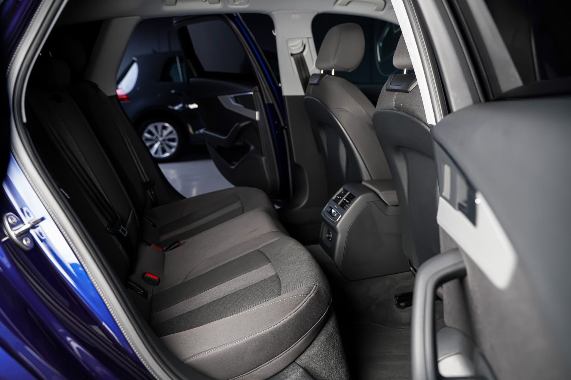 AUDI A4 Avant 40 TFSI advanced S-tronic-image-13