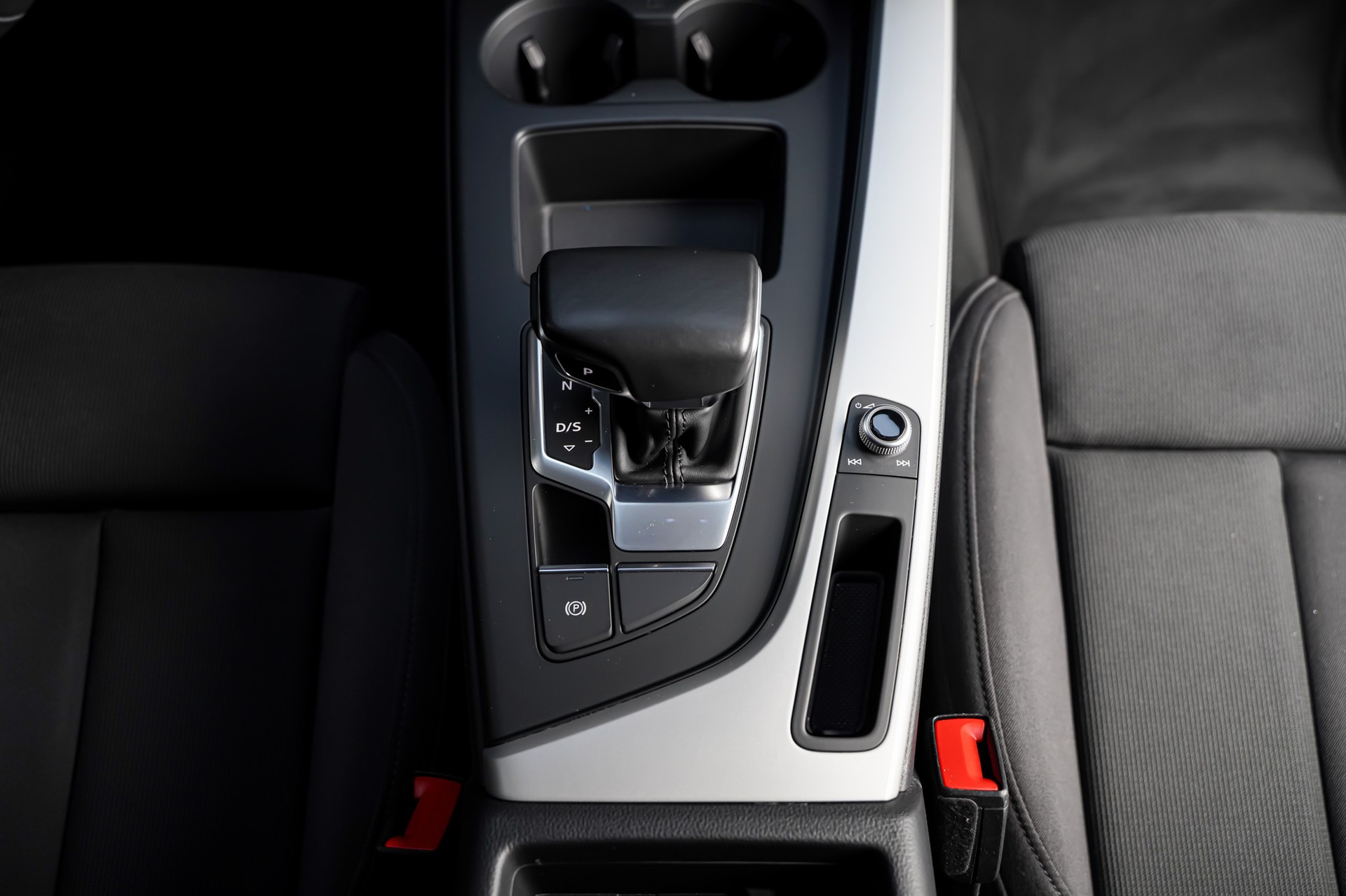 AUDI A4 Avant 40 TFSI advanced S-tronic-image-20