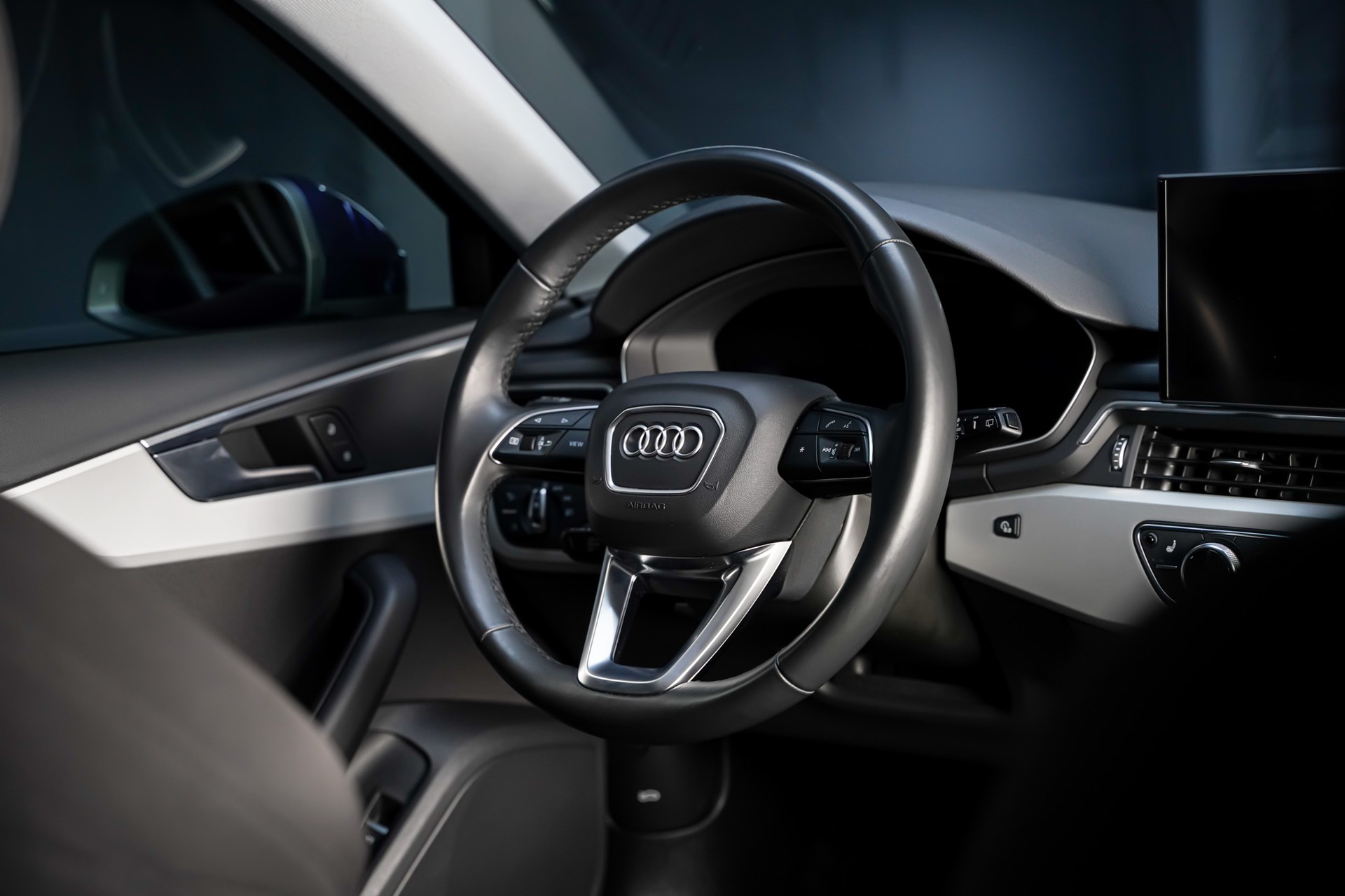 AUDI A4 Avant 40 TFSI advanced S-tronic-image-17