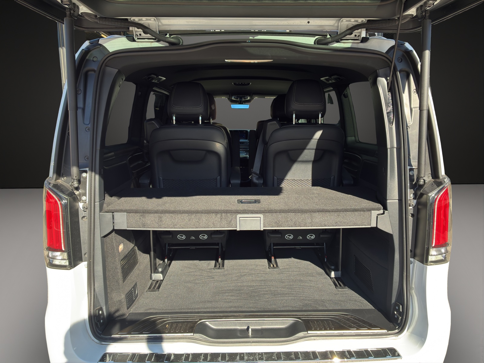 MERCEDES-BENZ V 300 d lang Exclusive 4Matic 9G-Tronic-image-5