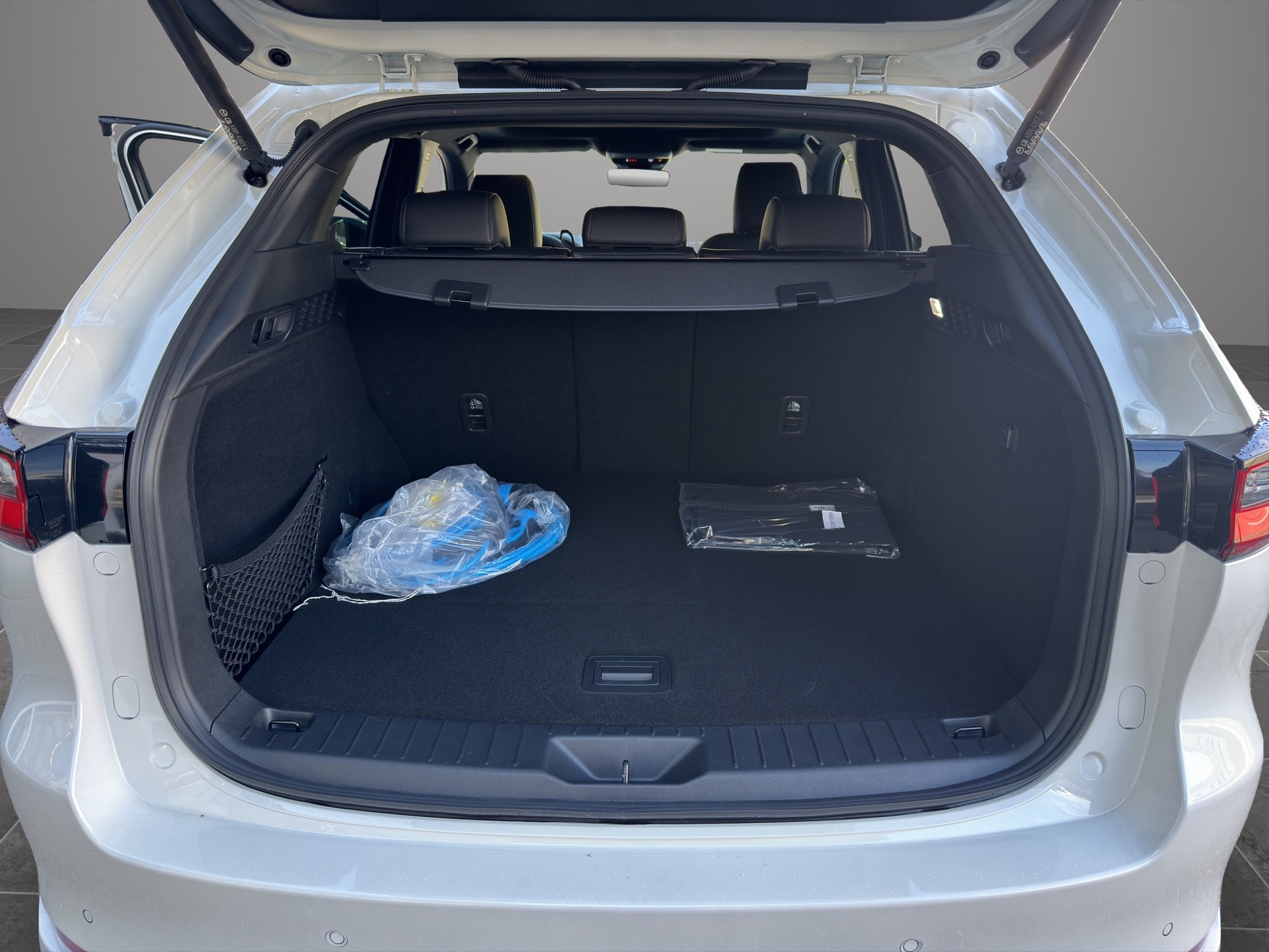 MAZDA CX-60 e-Skyactiv PHEV 327 AWD Homura Plus-image-11