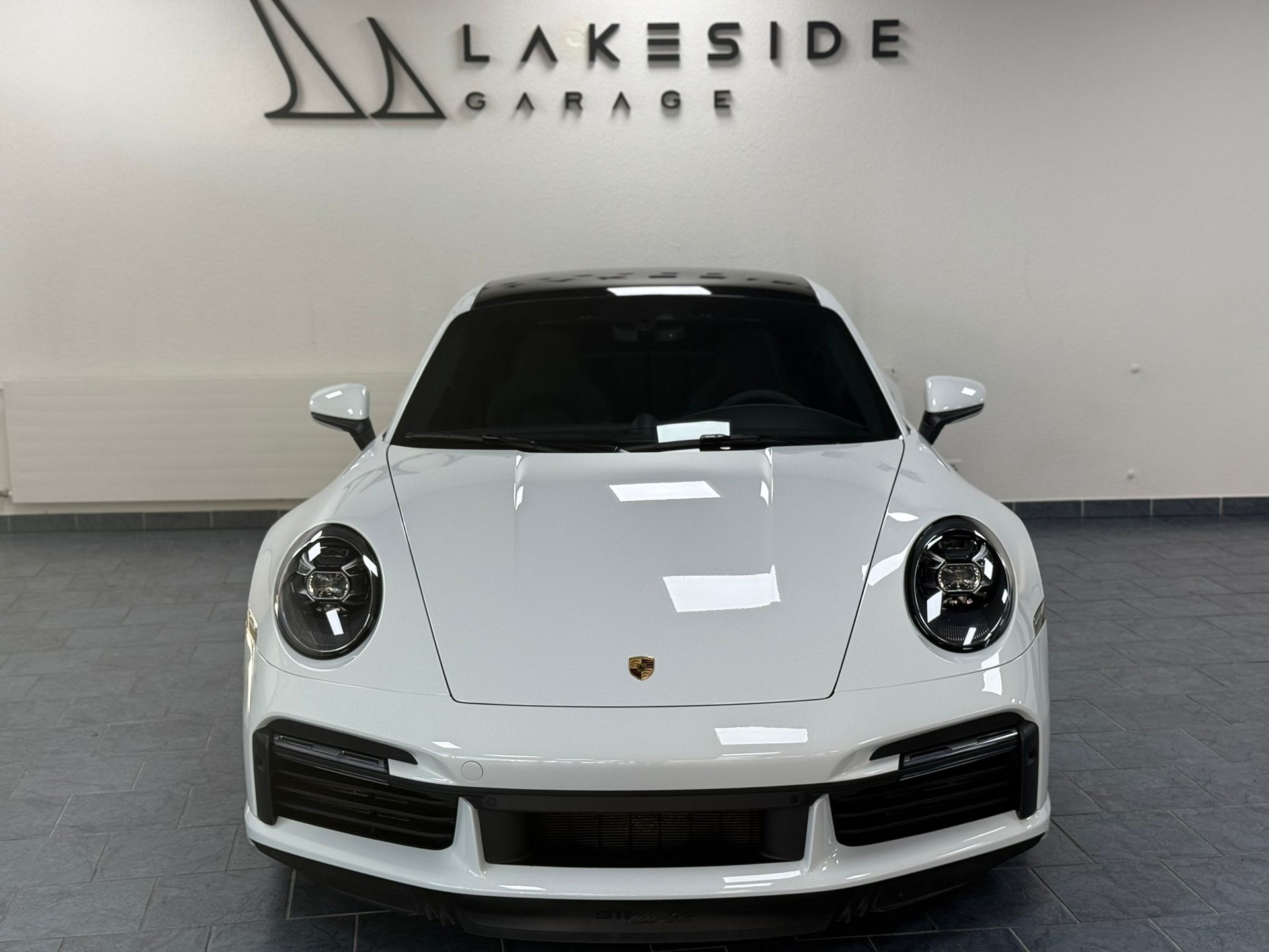 PORSCHE 911 Turbo PDK-showroom-element-1