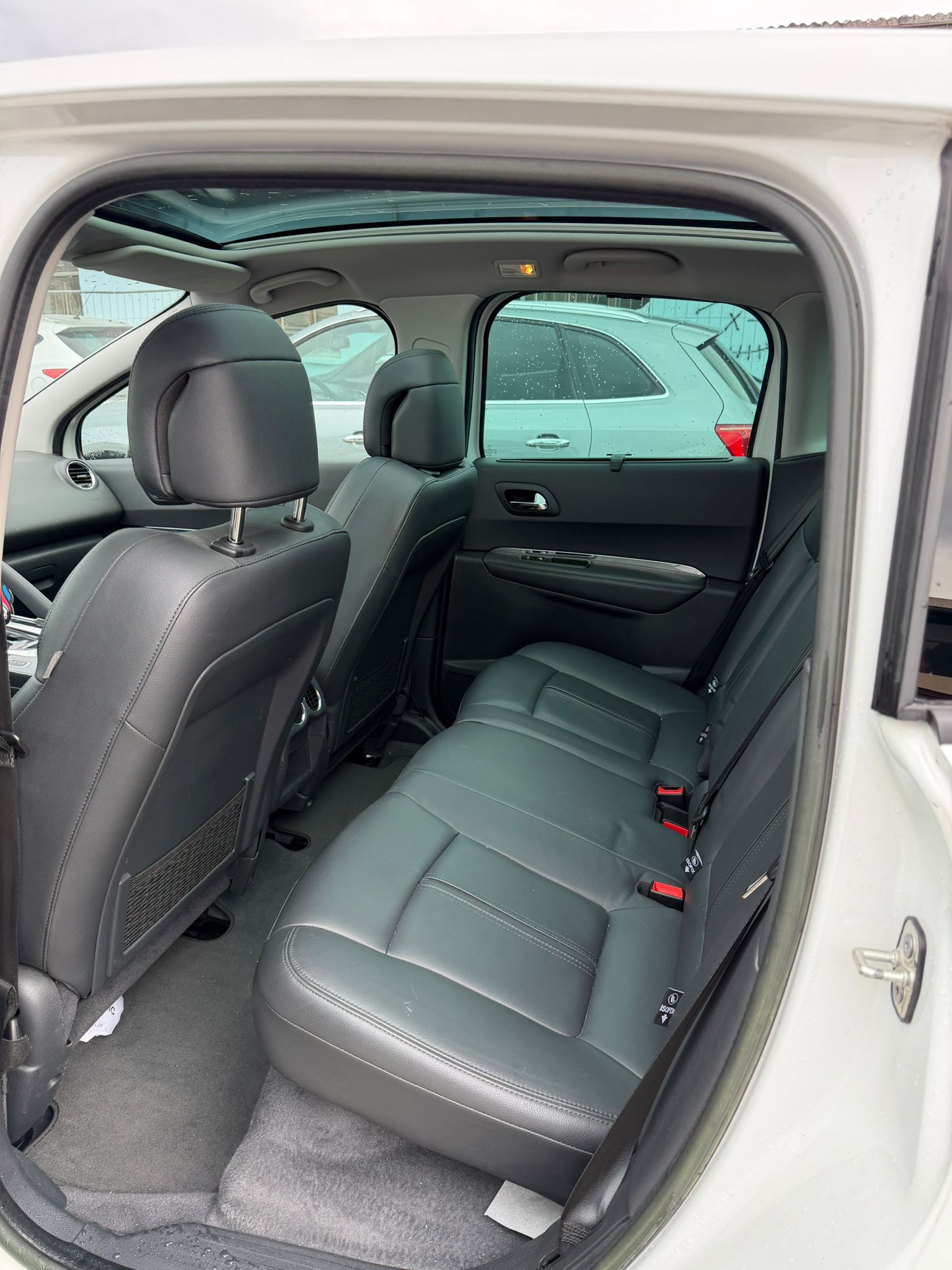 PEUGEOT 3008 HYbrid4 2.0 HDI EGS6-image-9