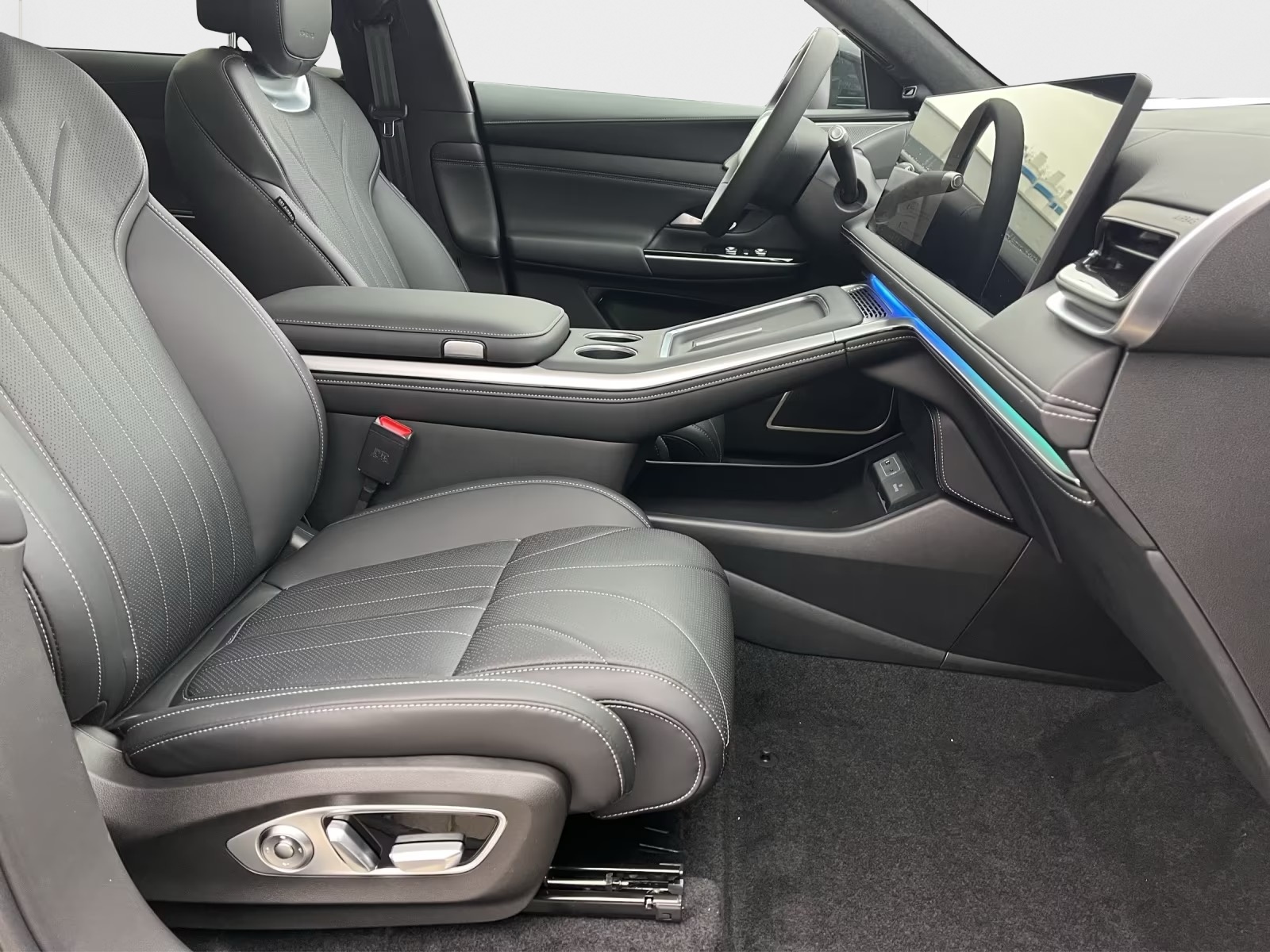 XPENG G9 93kWh Performance AWD Black Edition Premium Paket/ My 2026-image-6