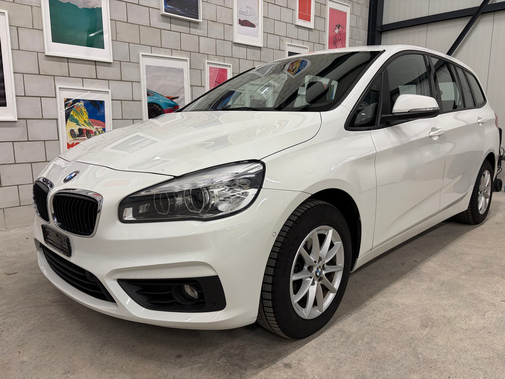 BMW 218d xDrive Gran Tourer Sport Line Steptronic-showroom-element-1