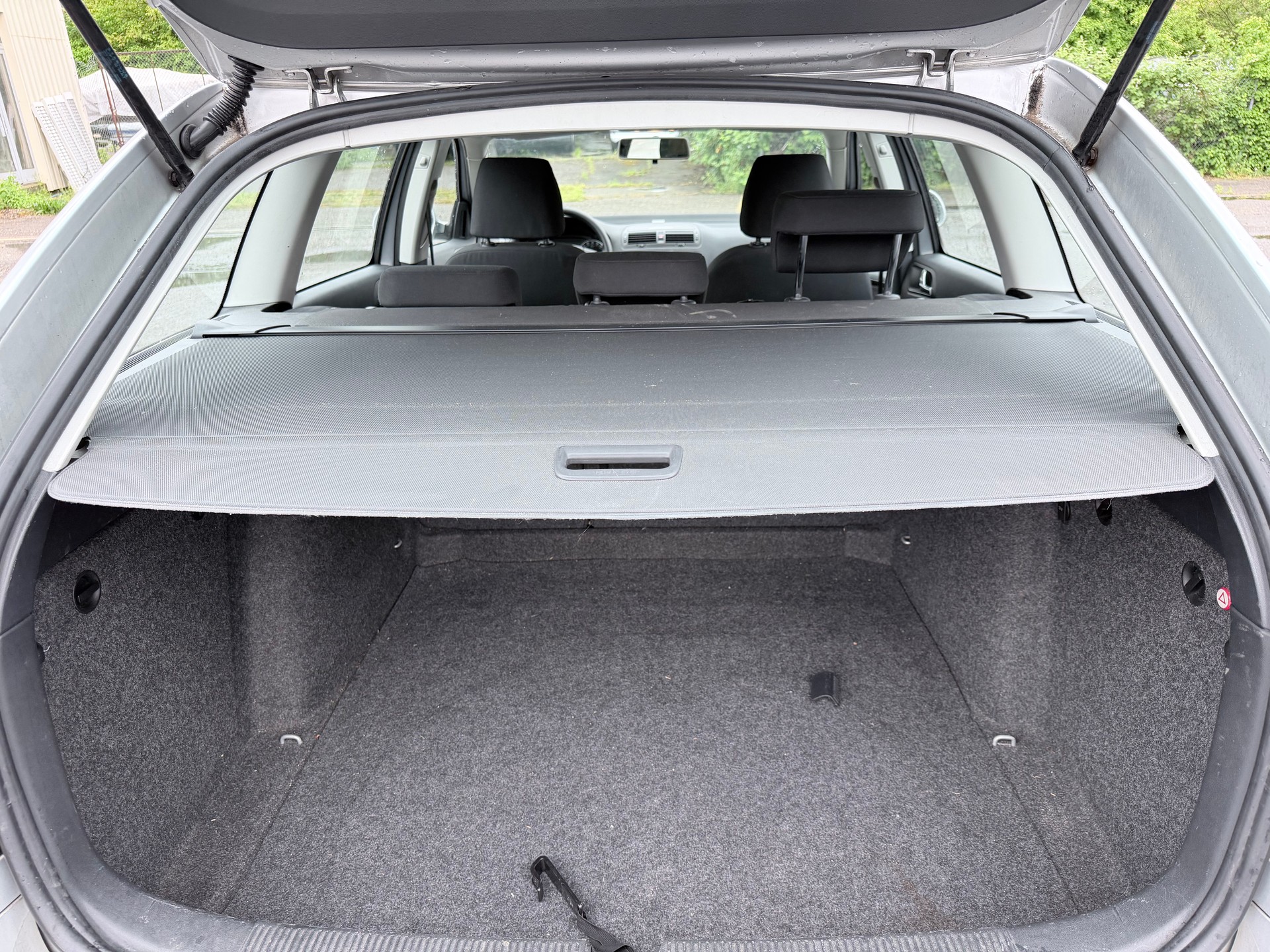 SKODA Octavia Combi 1.6 TDI Ambiente DSG-image-9