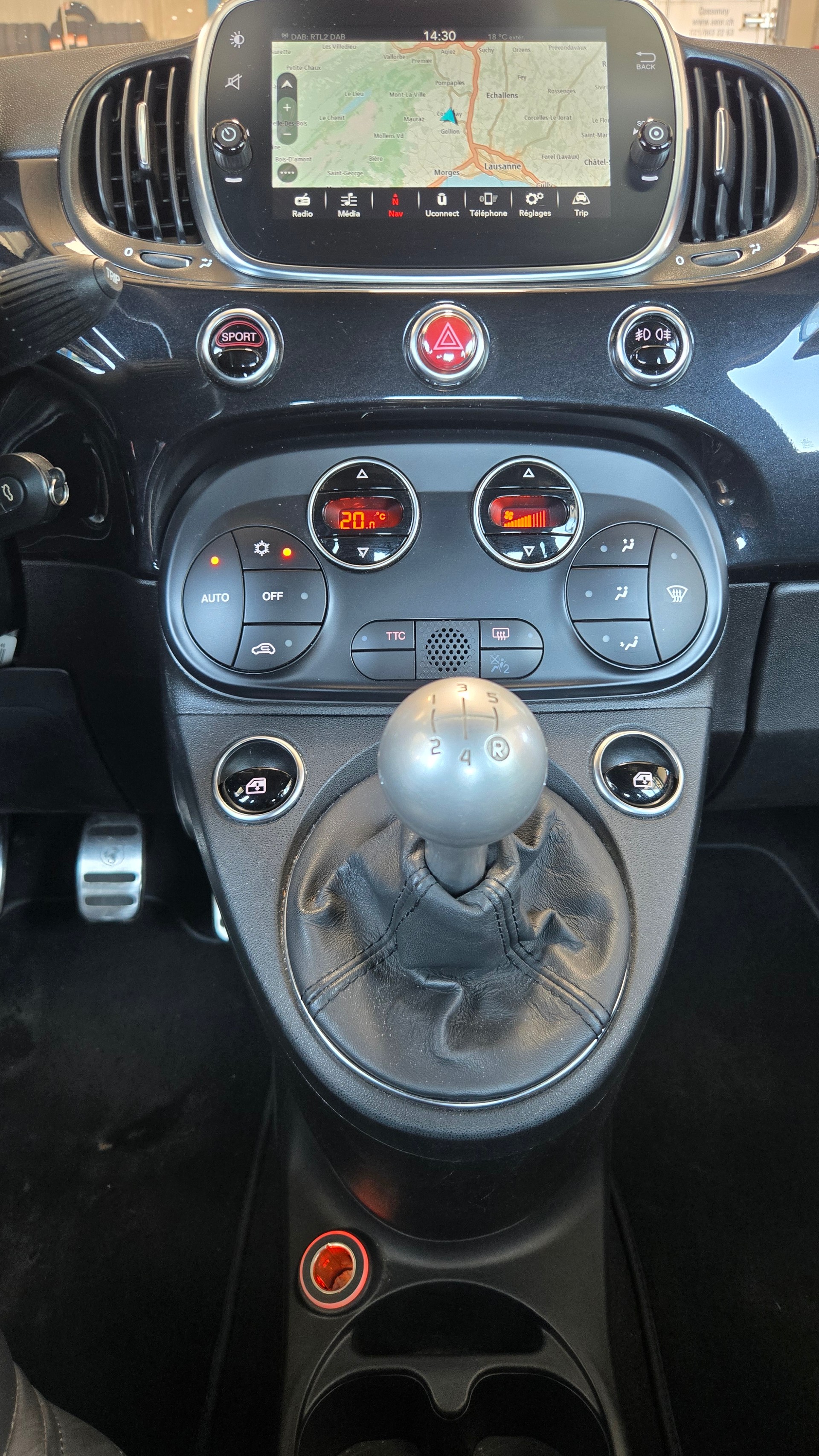 FIAT 595C 1.4 16V Turbo Abarth Scorpione Oro-image-11