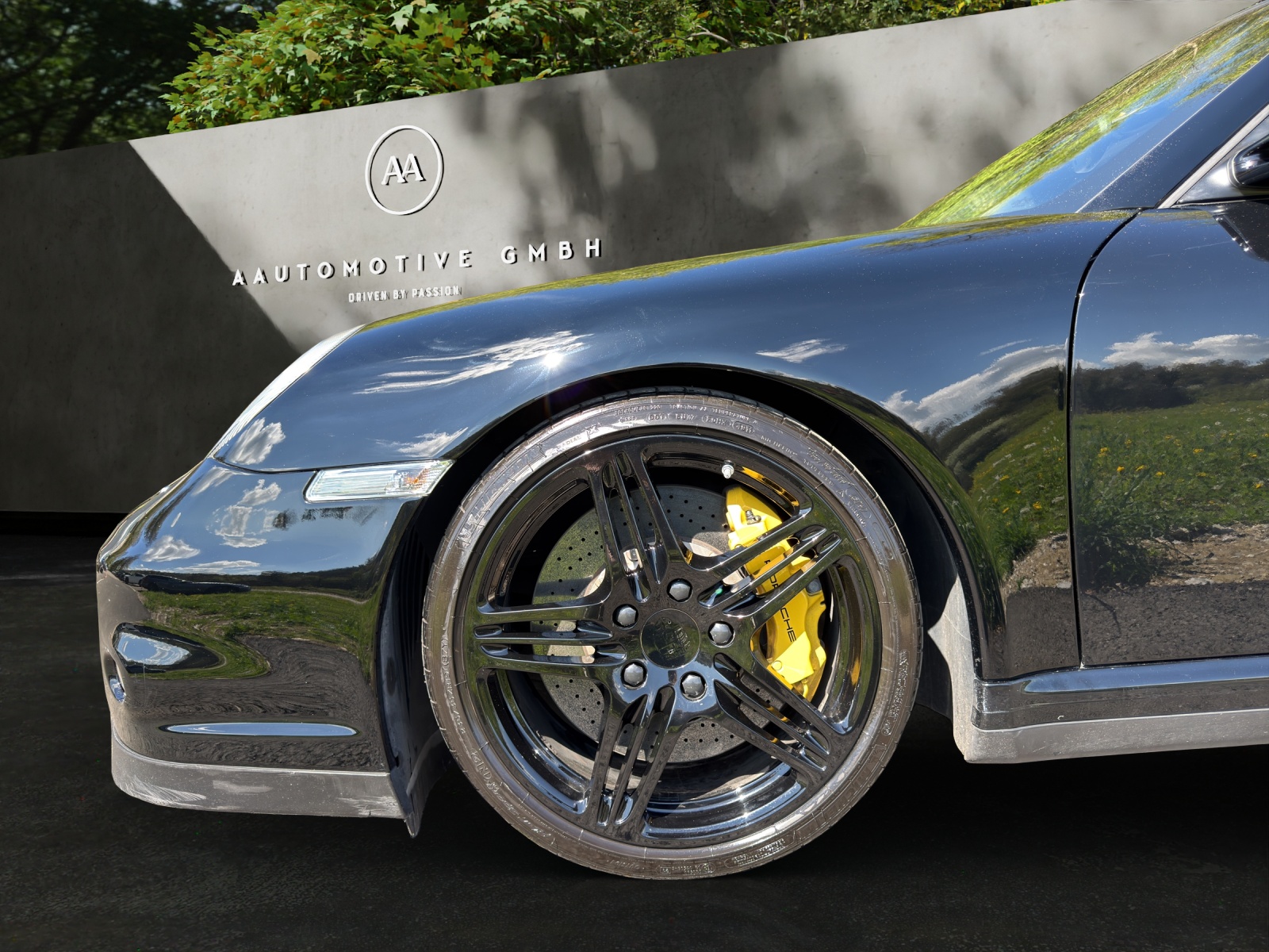 PORSCHE 911 Turbo-image-16