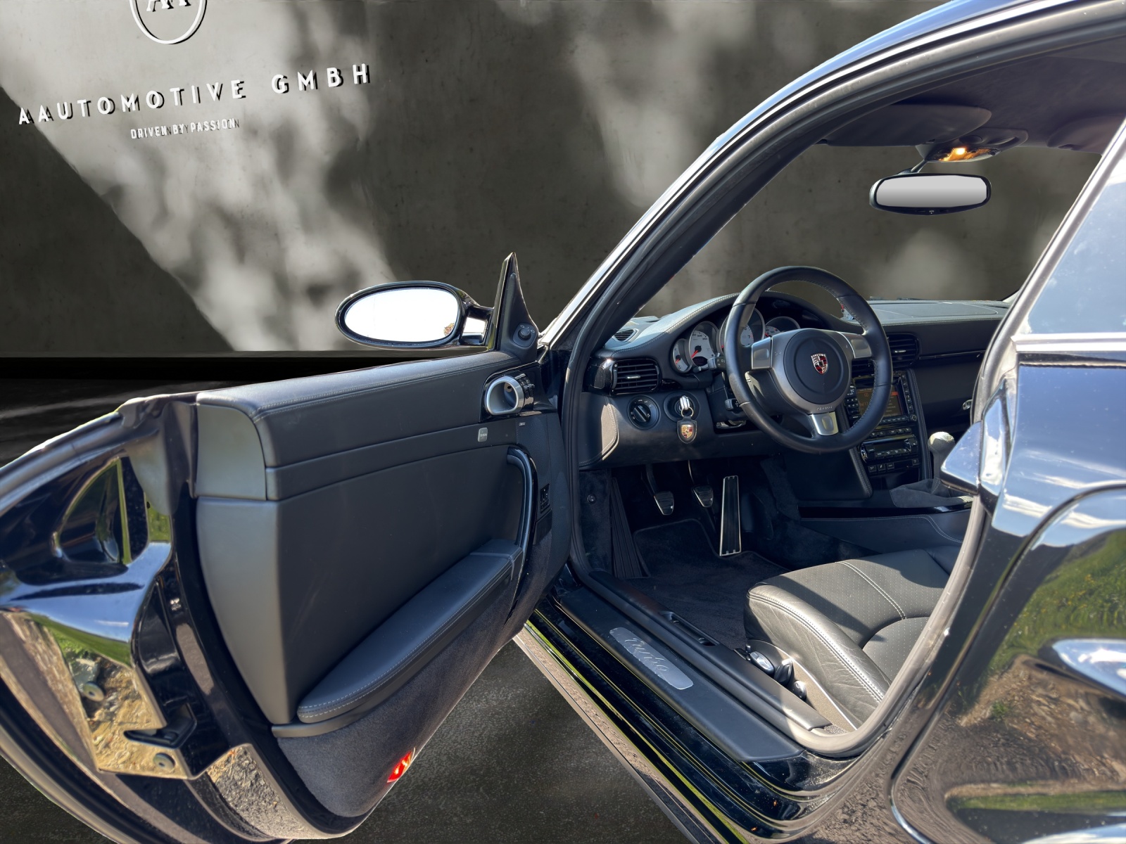 PORSCHE 911 Turbo-image-14