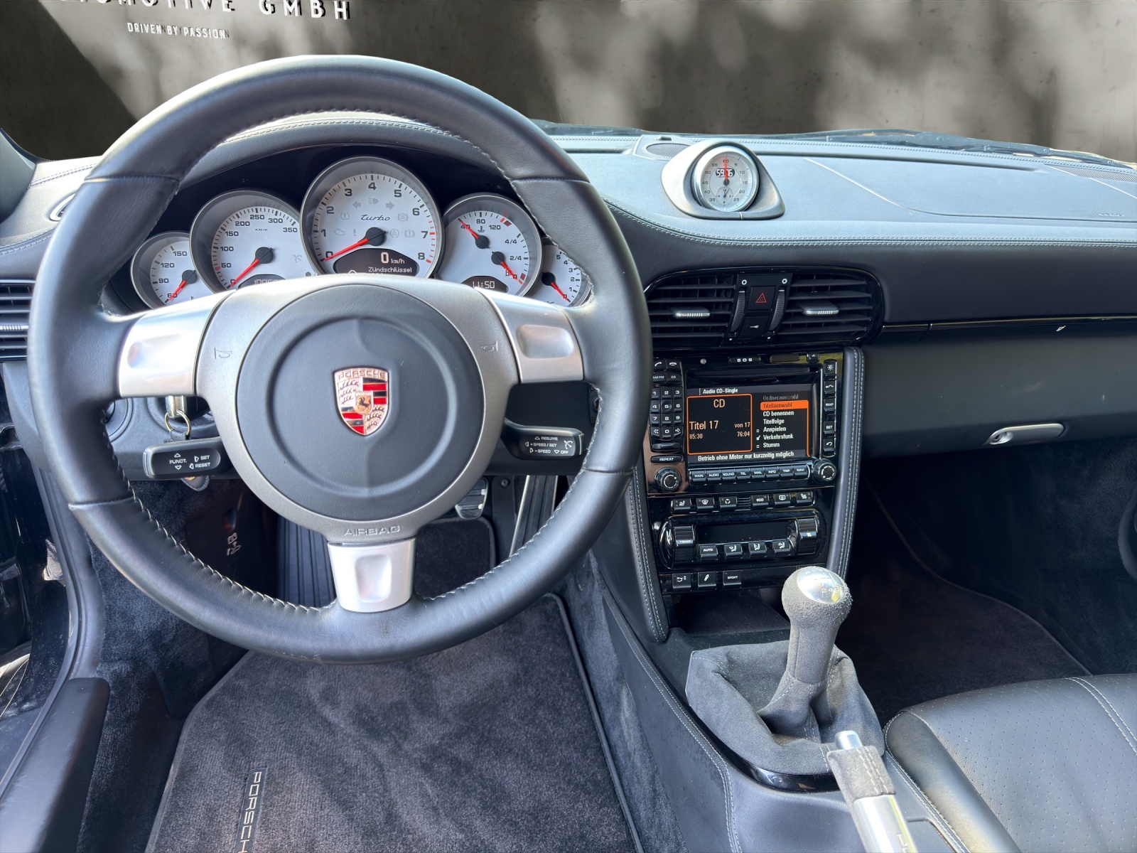 PORSCHE 911 Turbo-image-11