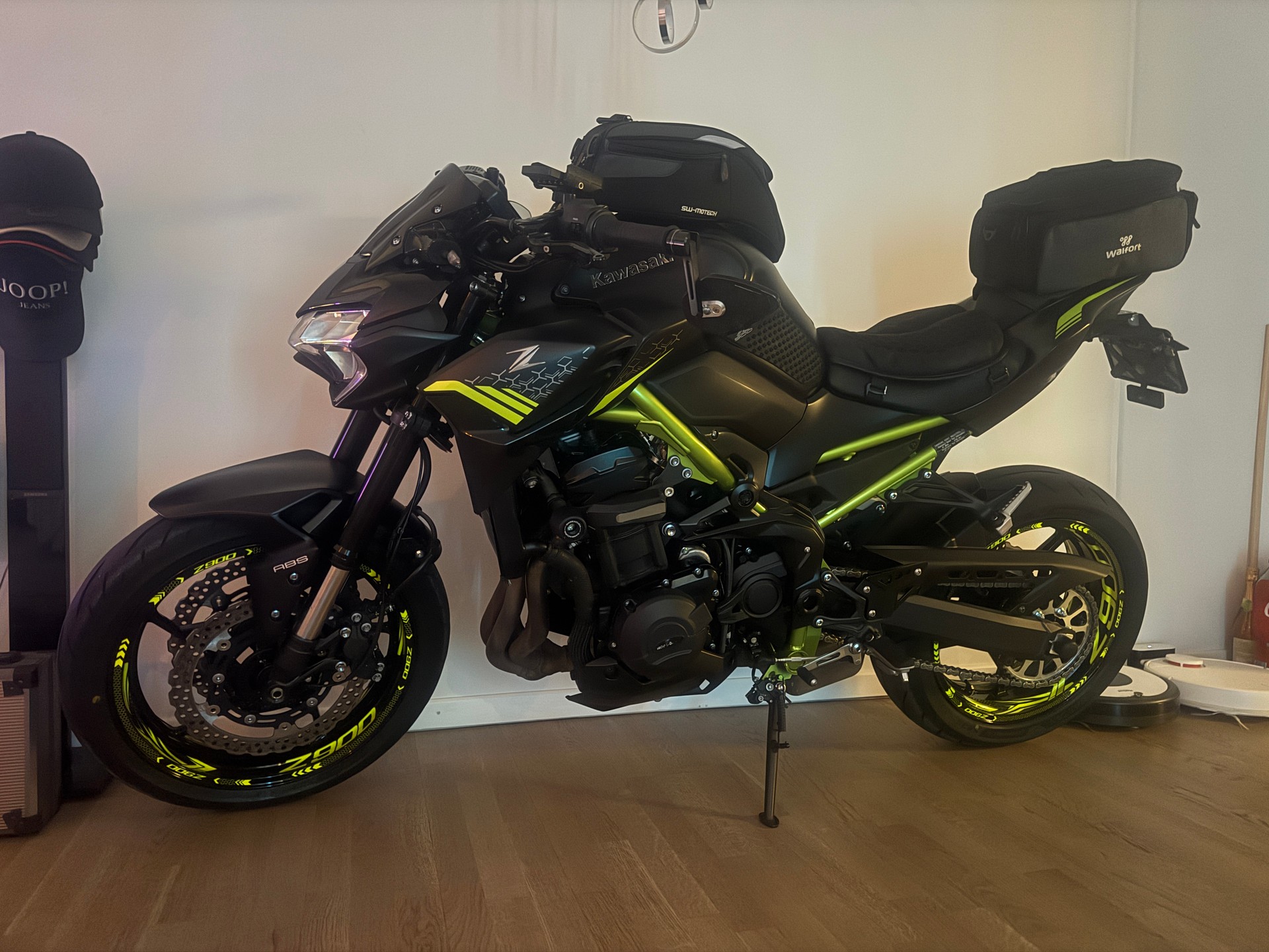KAWASAKI Z 900-image-7