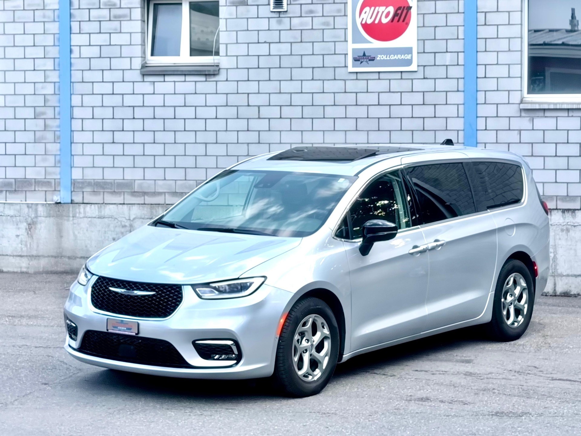 CHRYSLER PACIFICA 3.6 LIMITED 3.6-V6 7 Plätzer-showroom-element-2